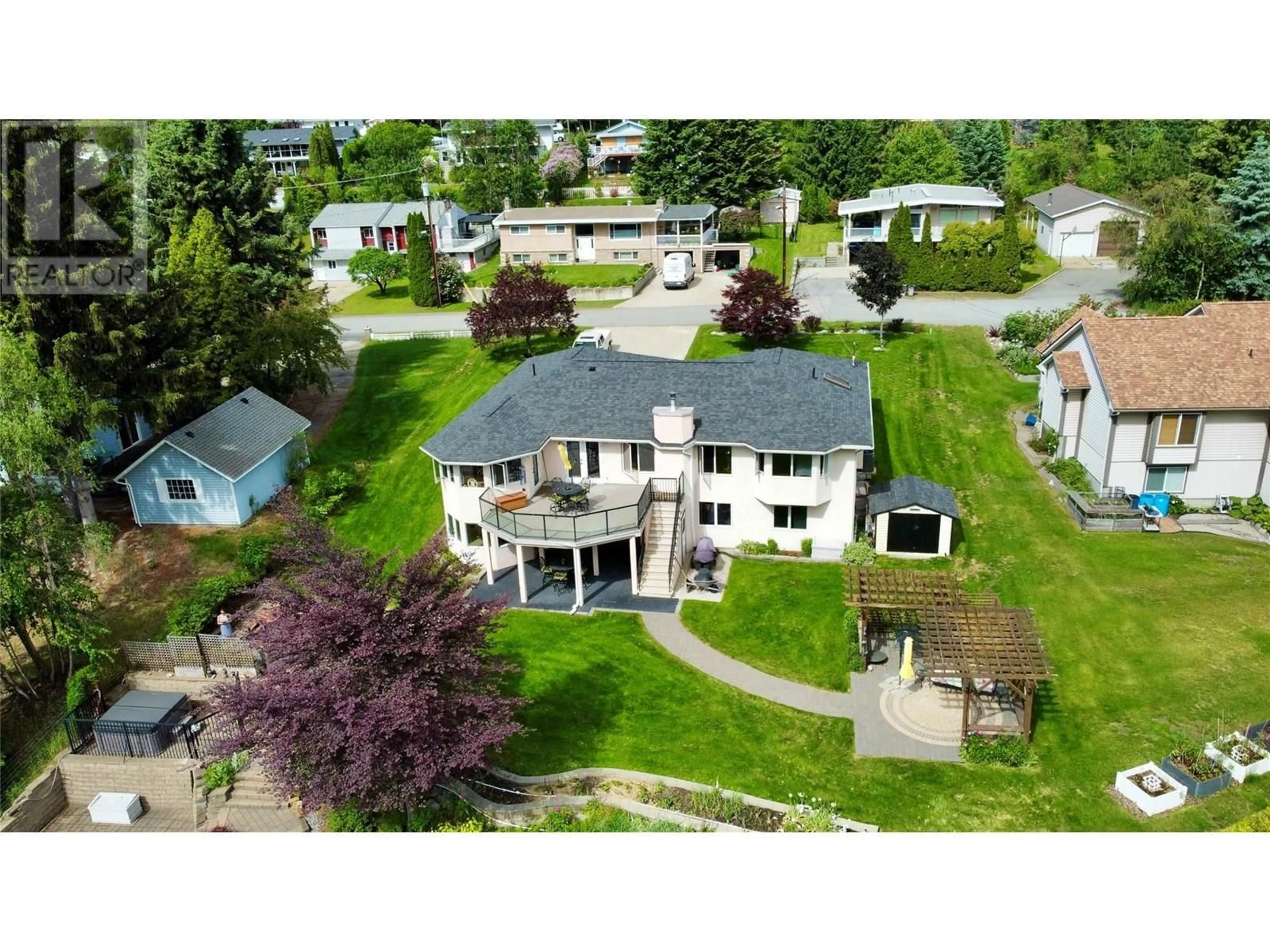 A pic from outside/outdoor area/front of a property/back of a property/a pic from drone, unknown for 525 3RD AVENUE, Trail British Columbia V1R4V4