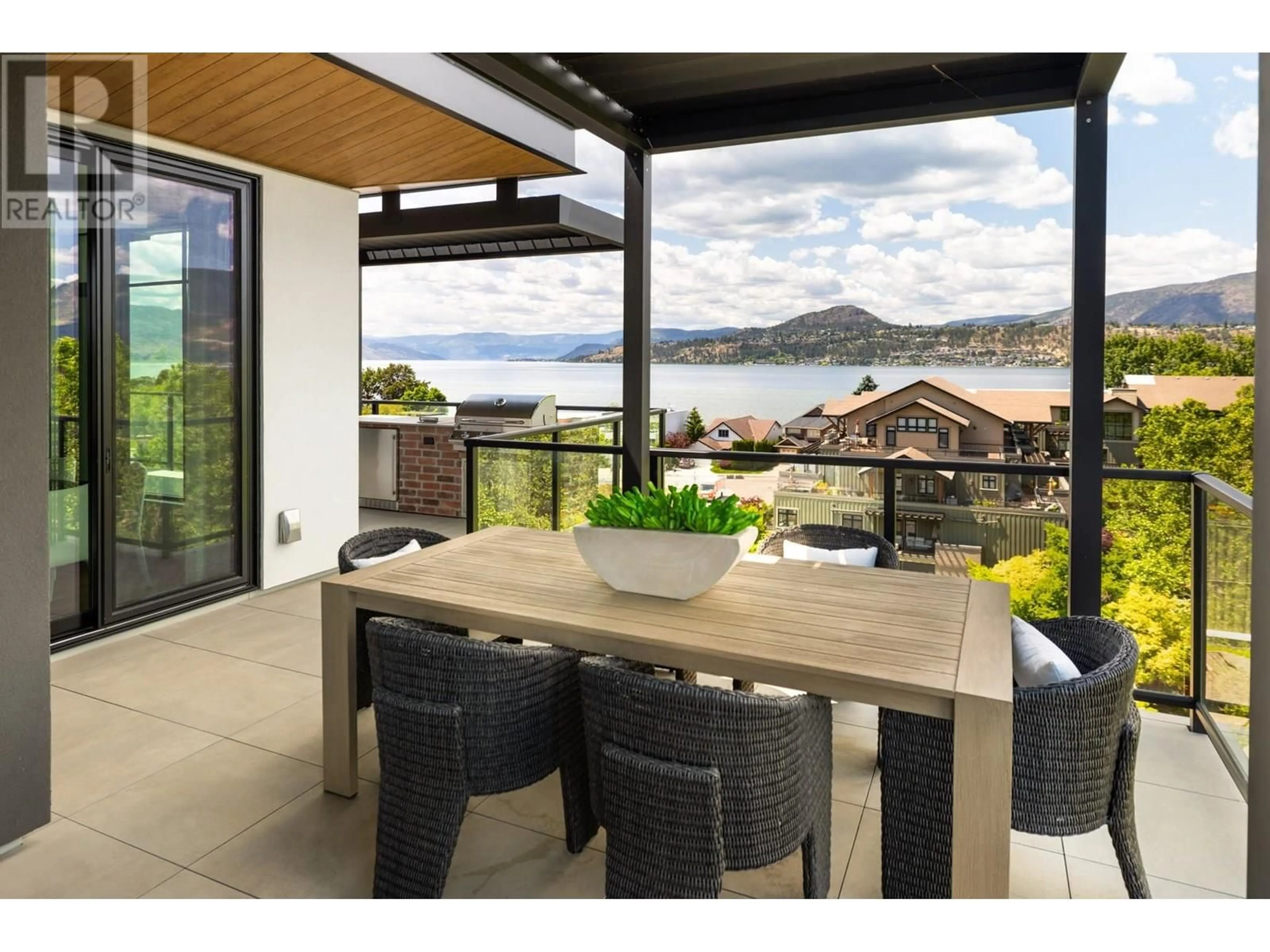 Patio, water/lake/river/ocean view for 601 - 460 GROVES AVENUE, Kelowna British Columbia V1Y4Y5