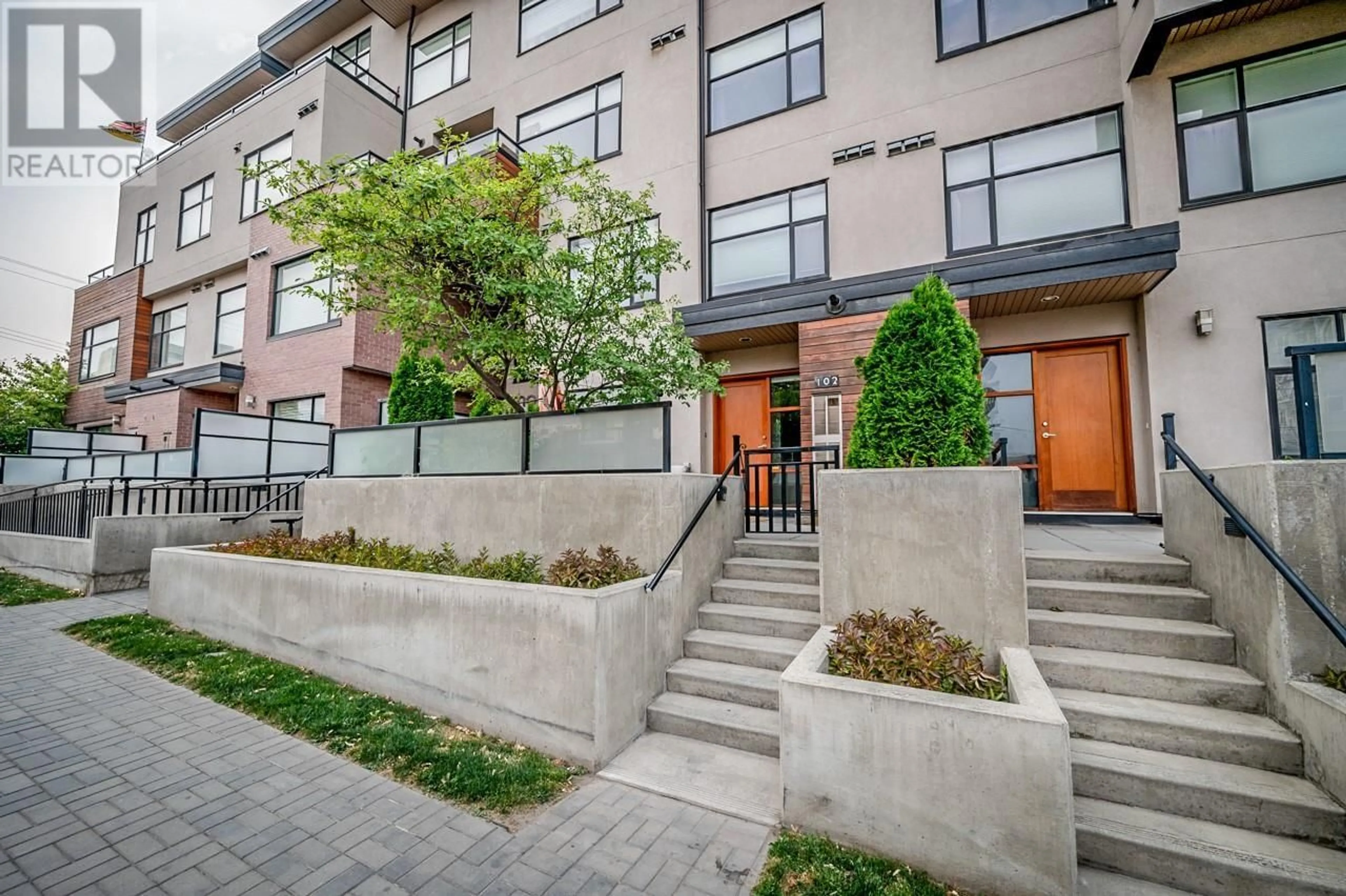 Patio, street for 102 - 460 5TH AVENUE, Kamloops British Columbia V2C5Y2