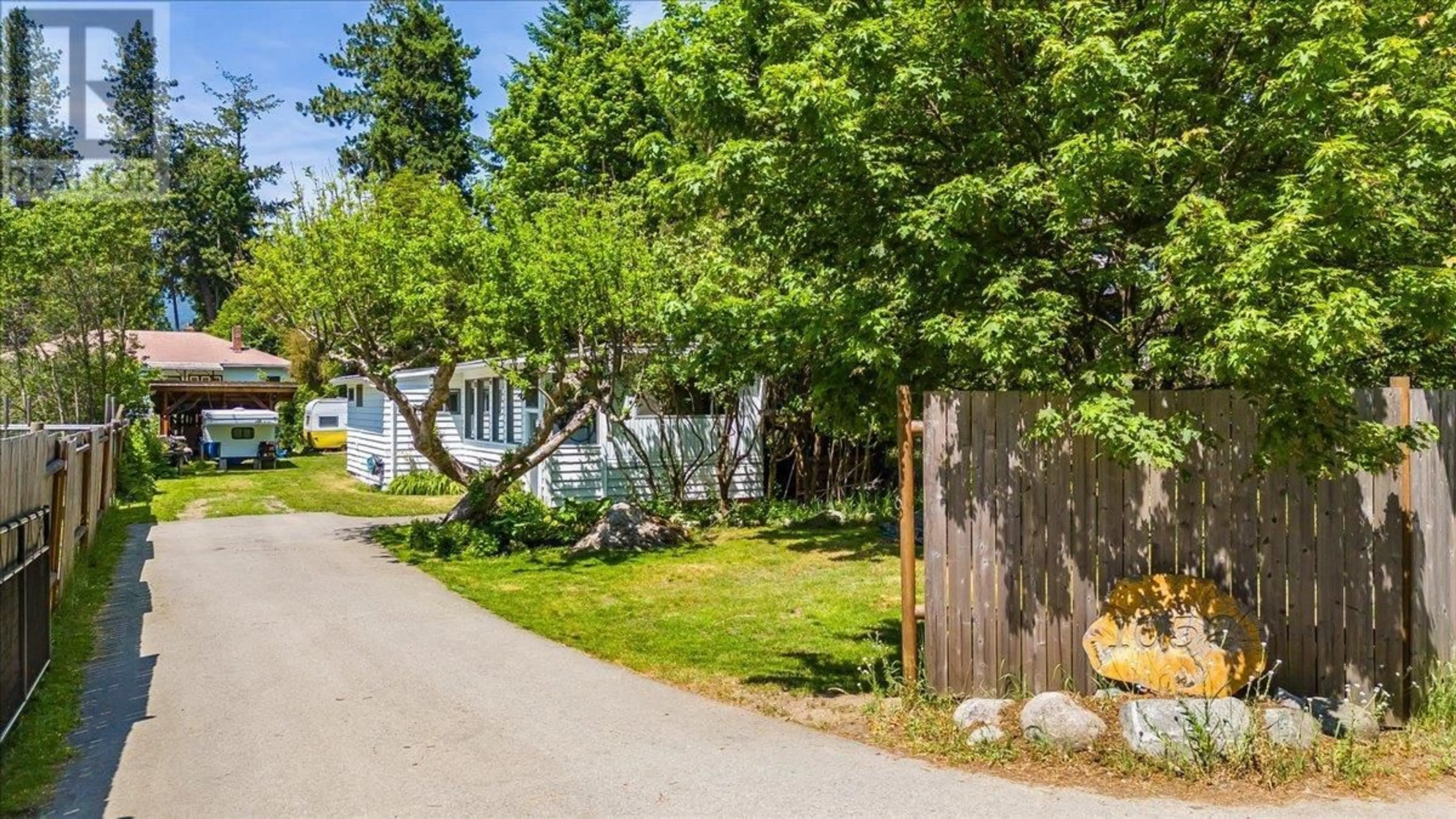 Unknown for 1052 FRANCES STREET, Robson British Columbia V0G1X0