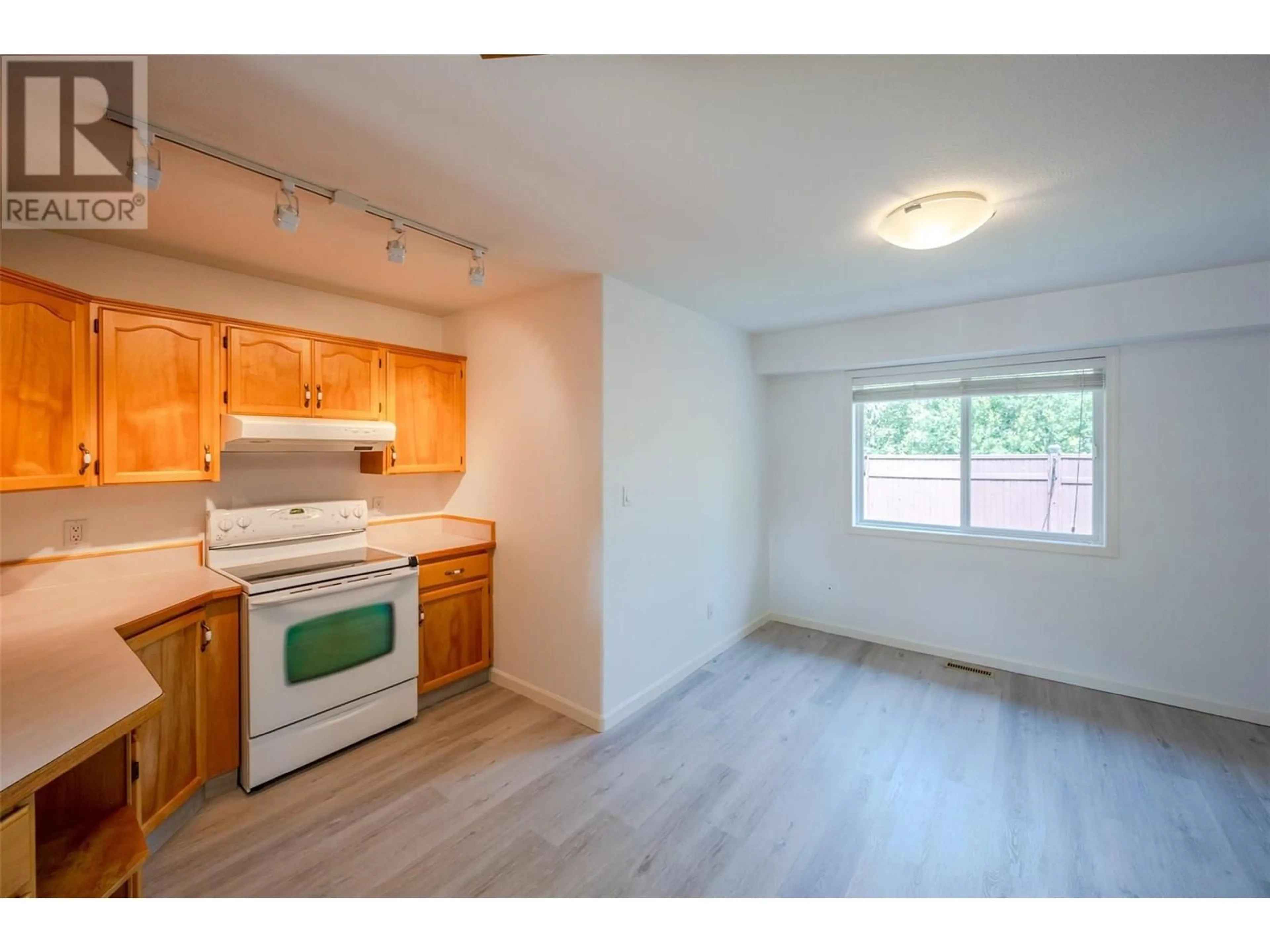 Standard kitchen, wood/laminate floor for 4 - 5050 13TH AVENUE, Okanagan Falls British Columbia V0H1R4
