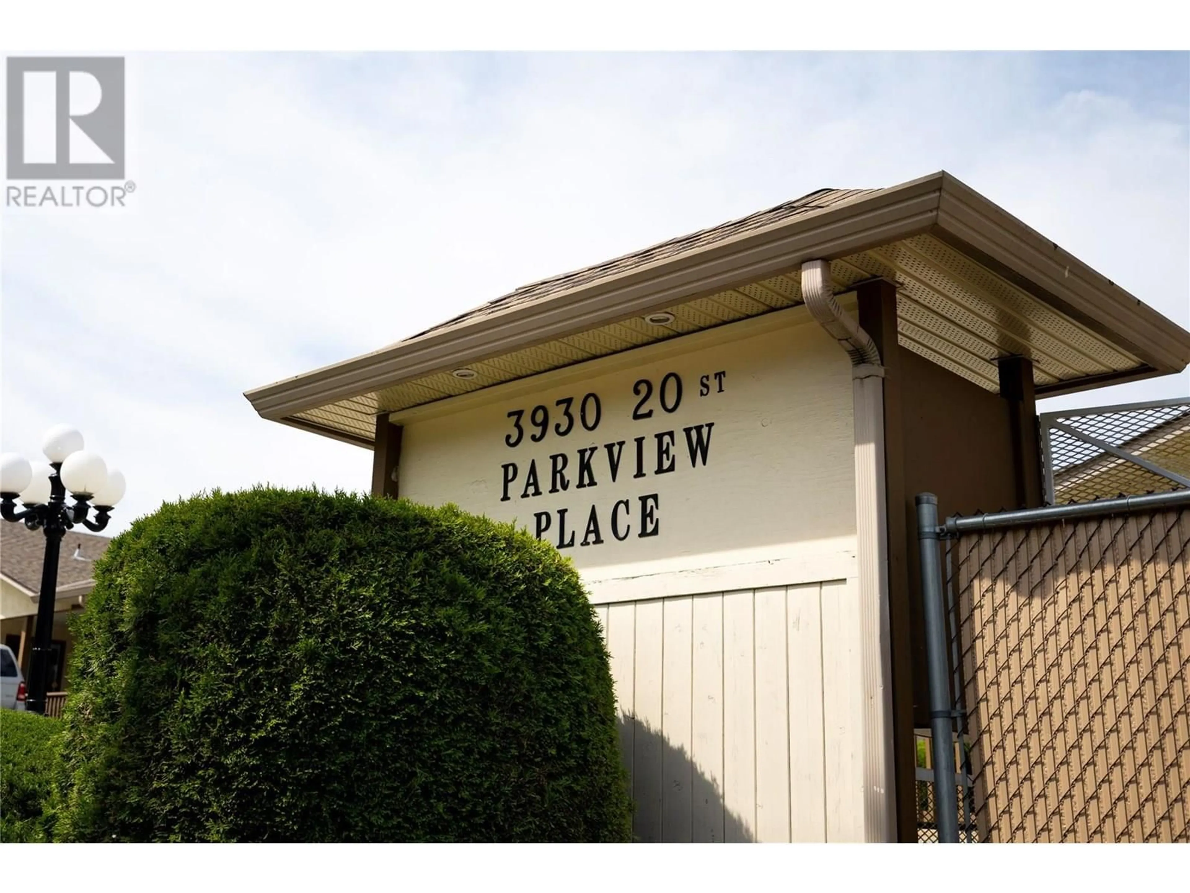 Patio, mountain view for 2 - 3930 20 STREET, Vernon British Columbia V1T4C9