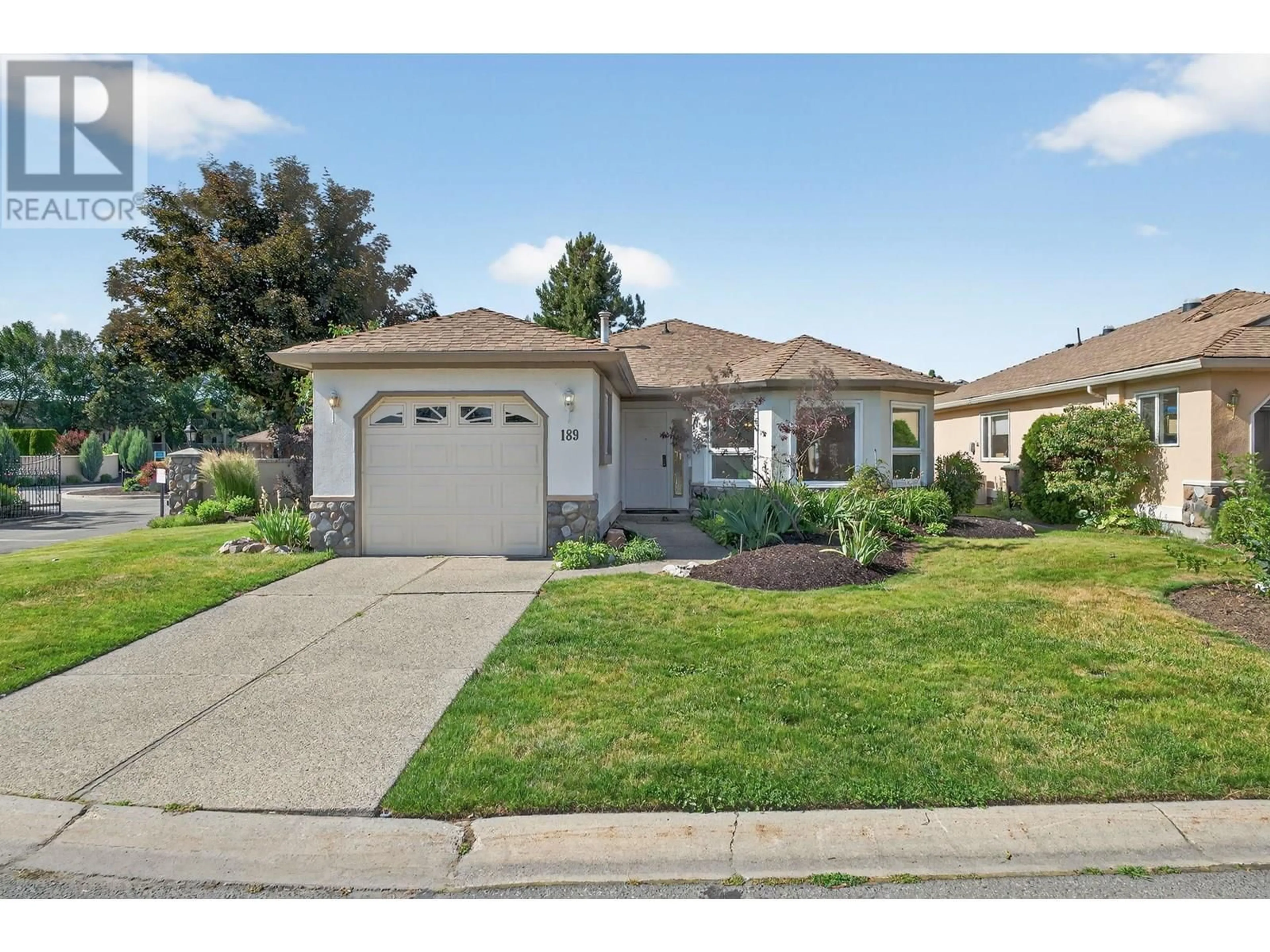 Home with vinyl exterior material, street for 189 - 1201 CAMERON AVENUE, Kelowna British Columbia V1W3S2