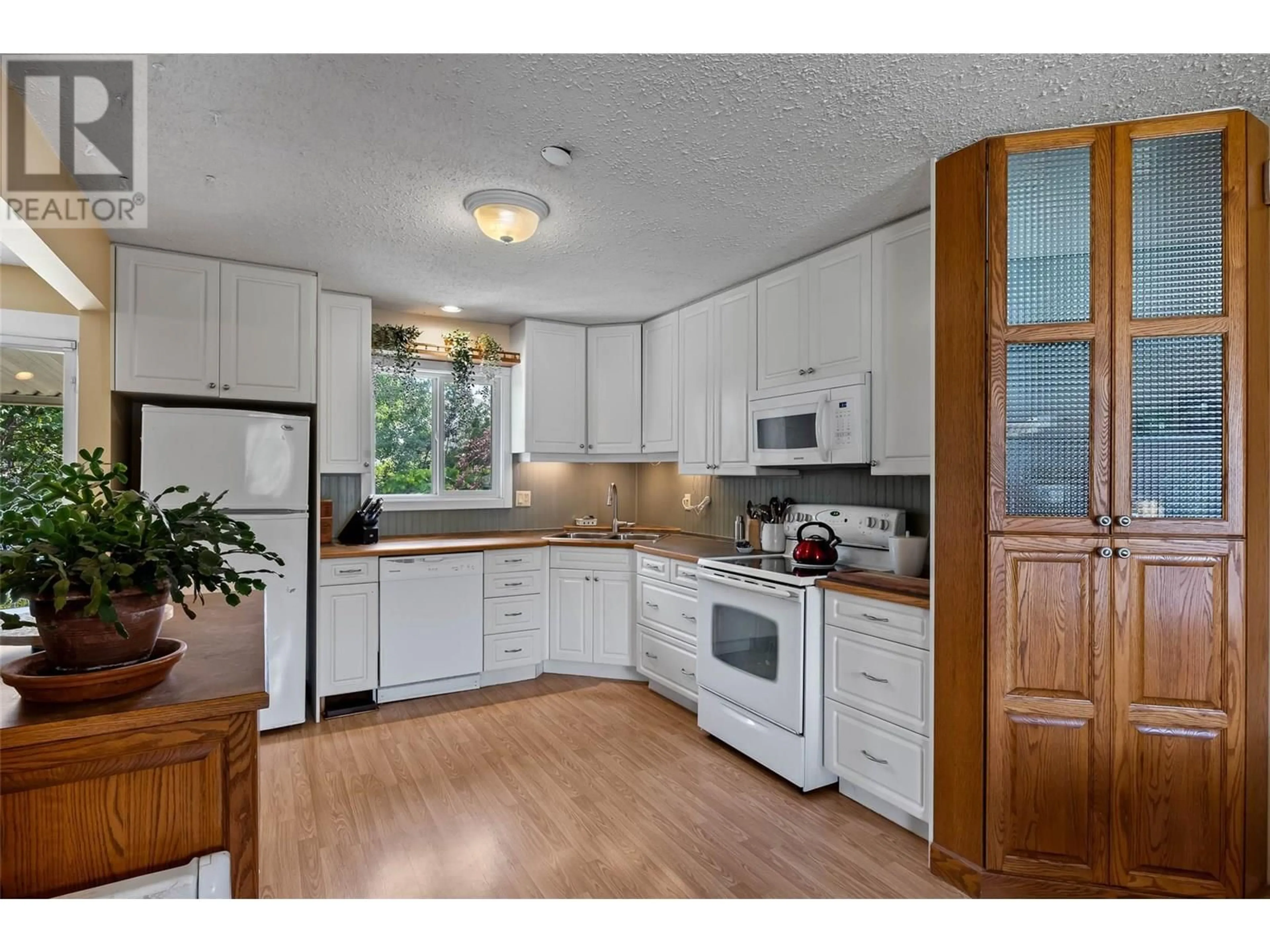 Unknown for 2555/2557 GREENFIELD AVENUE, Kamloops British Columbia V2B4P6