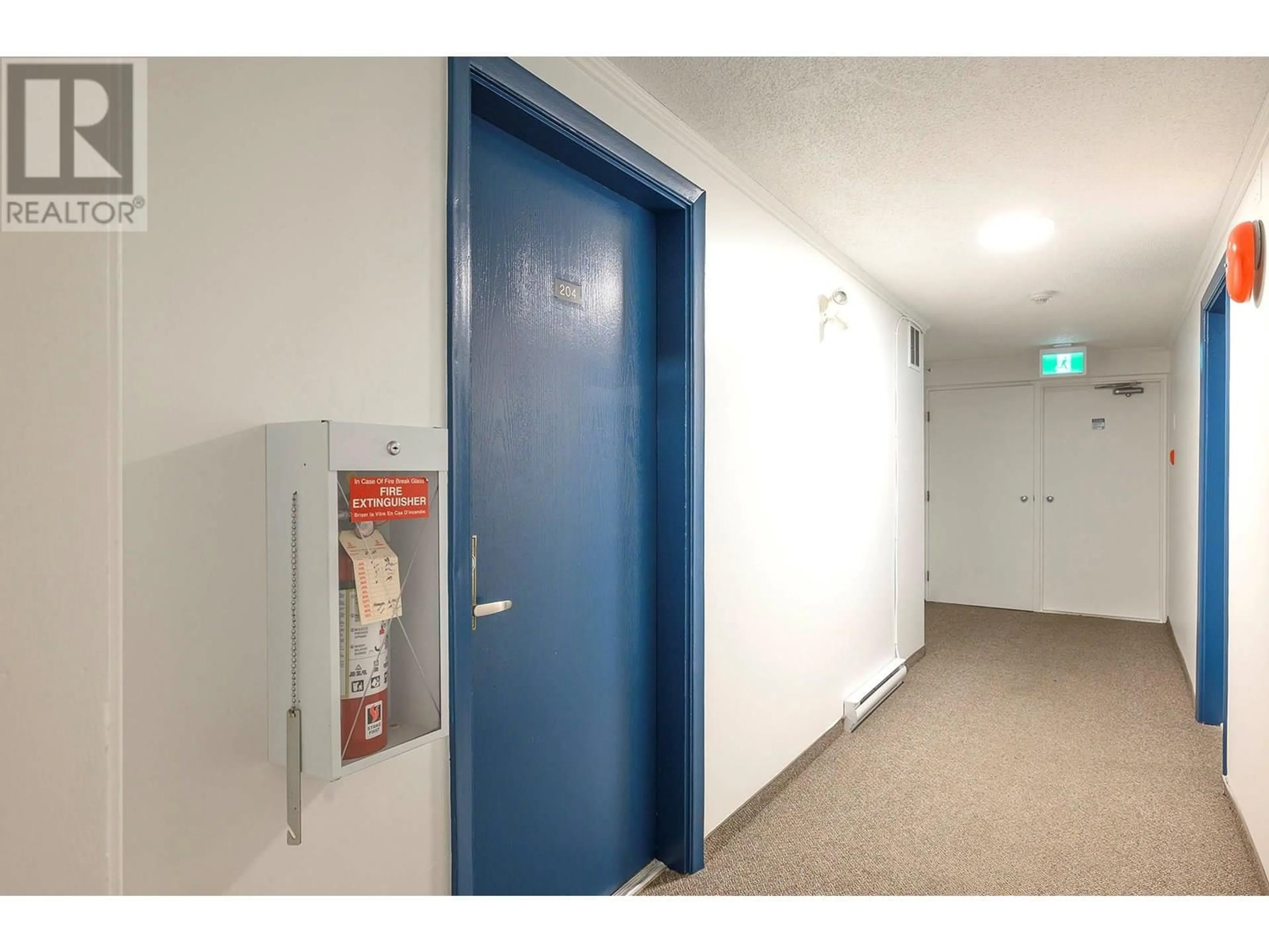 Indoor foyer for 204 - 751 GRANDVIEW TERRACE, Kamloops British Columbia V2C6C9