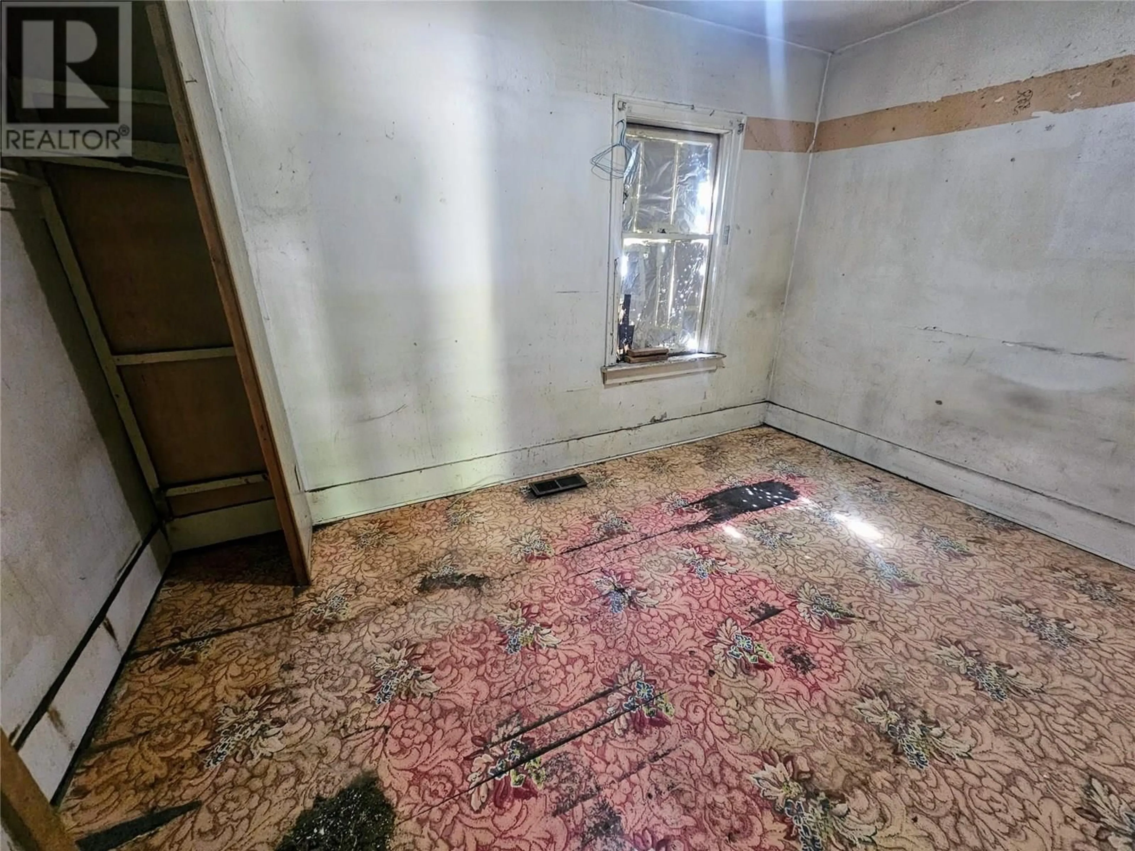 A pic of a room for 1192 COLUMBIA AVENUE, Trail British Columbia V1R1J2