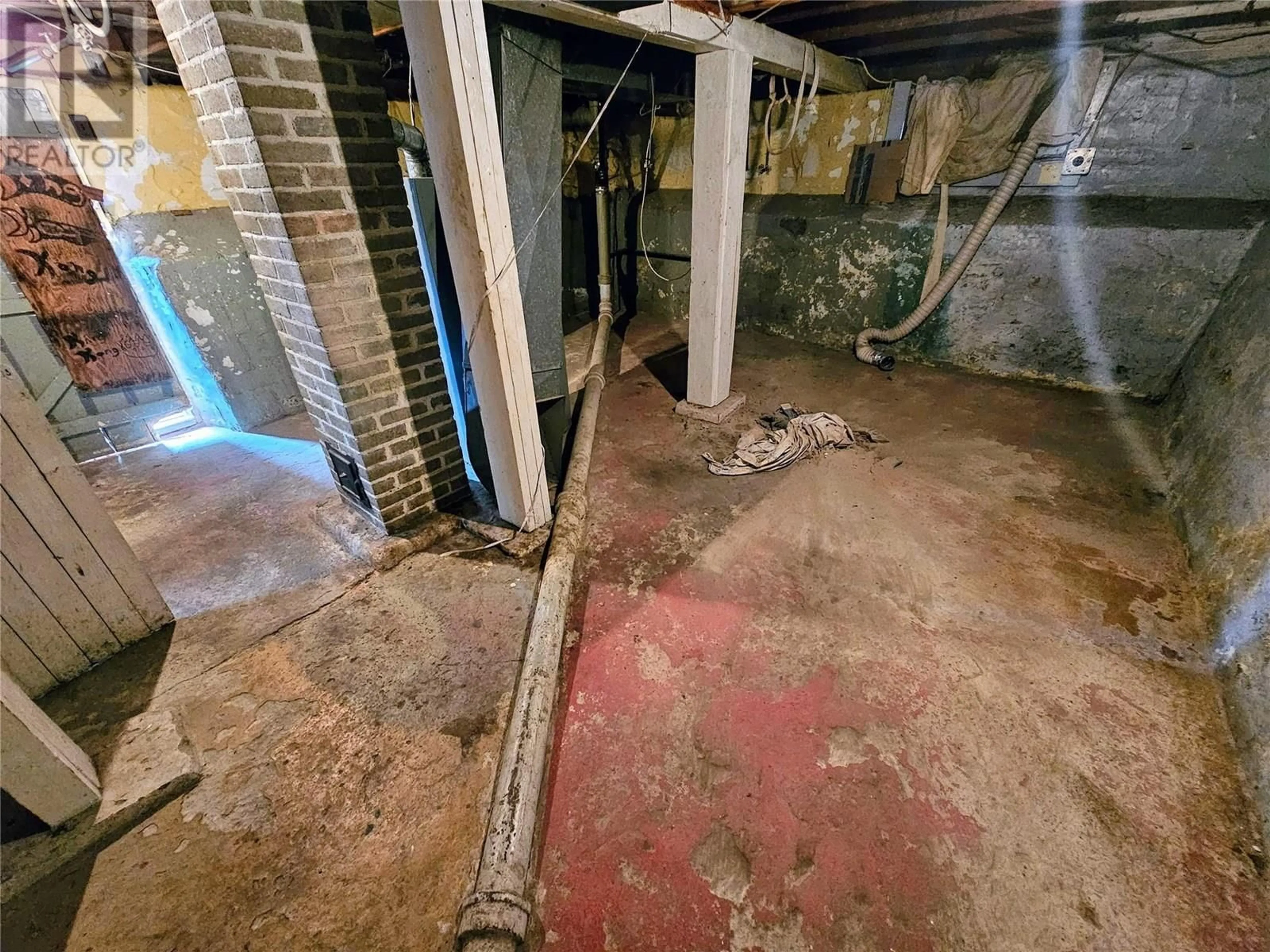 A pic of a room for 1192 COLUMBIA AVENUE, Trail British Columbia V1R1J2