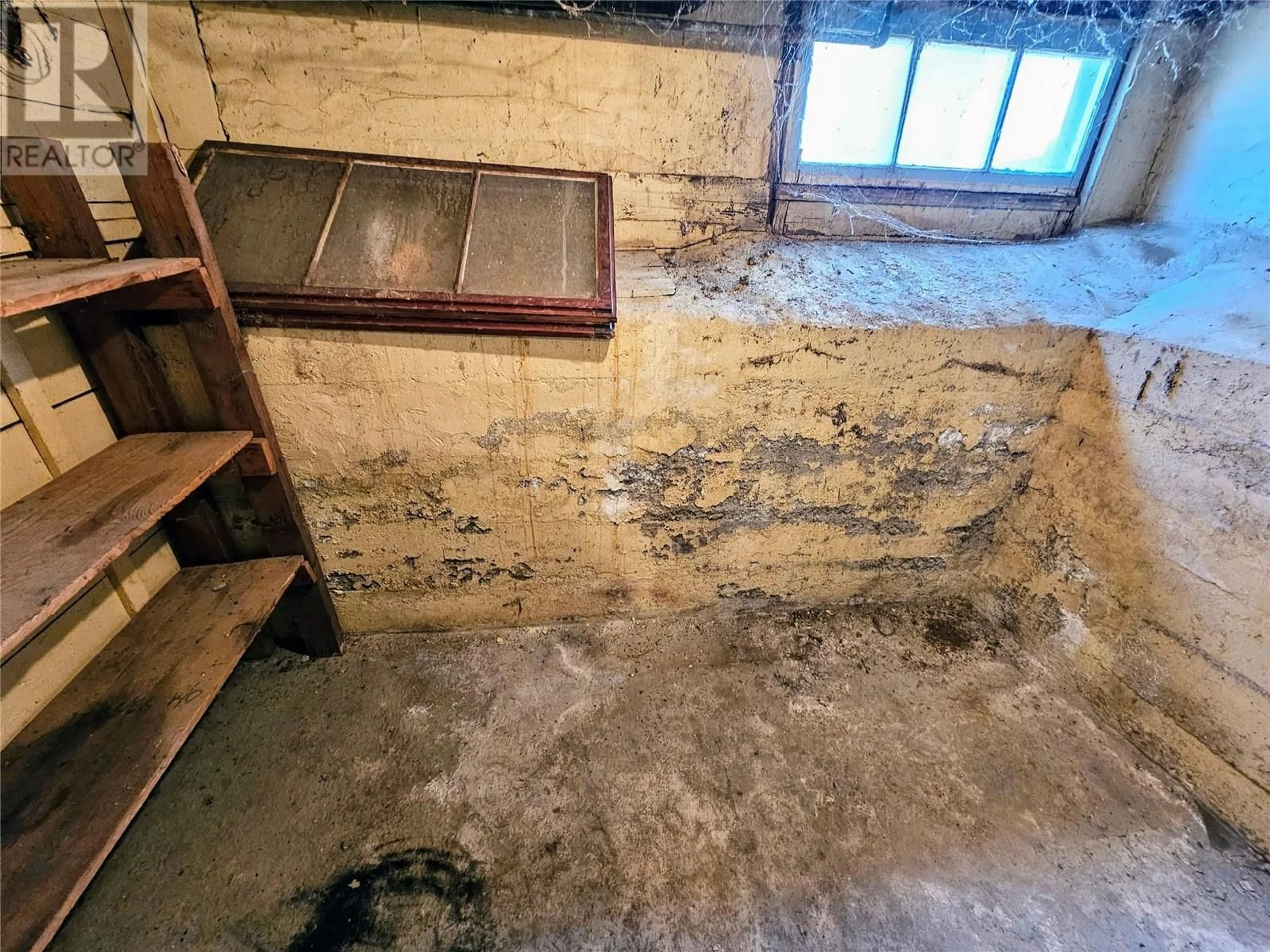 A pic of a room for 1192 COLUMBIA AVENUE, Trail British Columbia V1R1J2