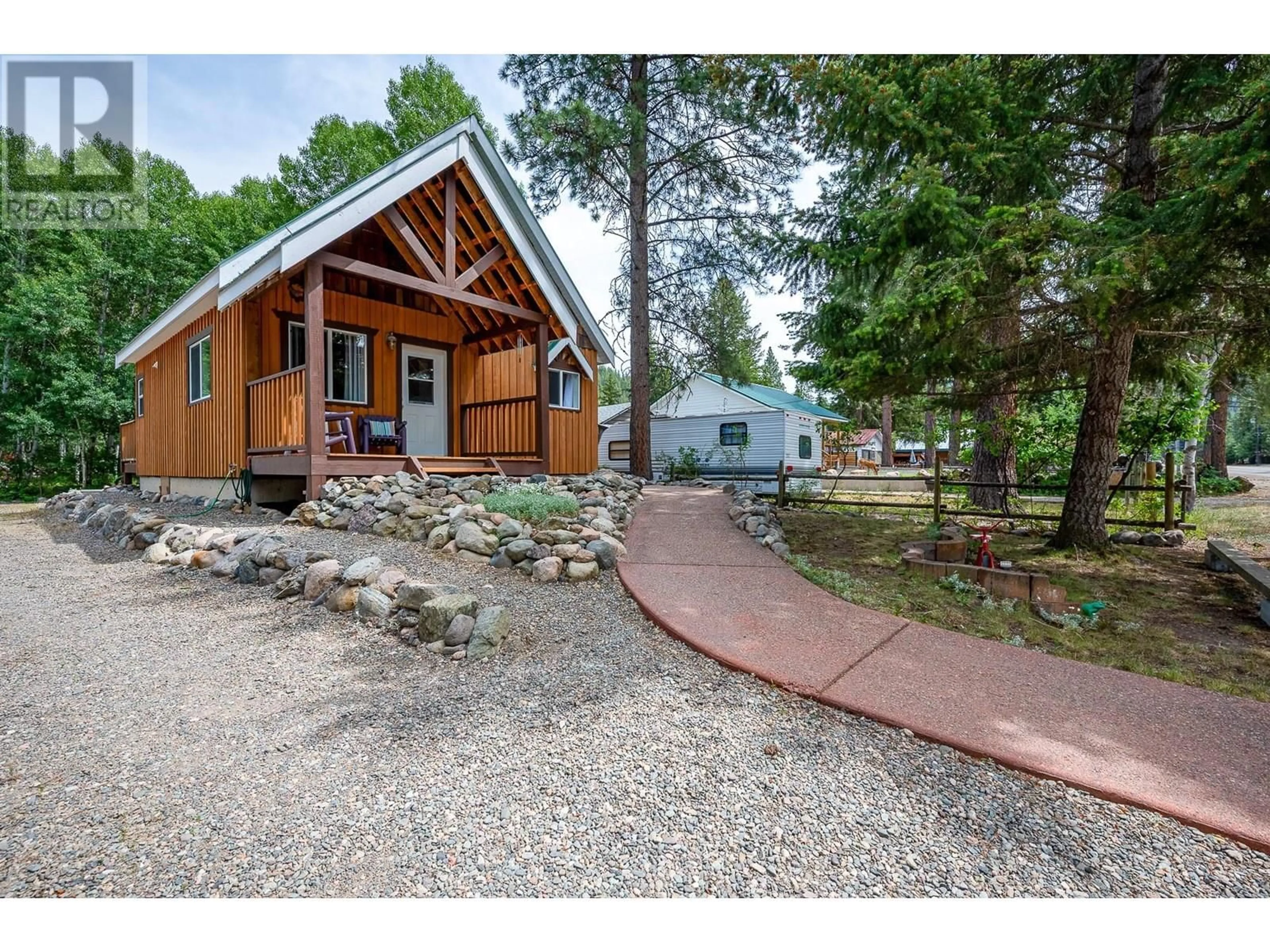 A pic from outside/outdoor area/front of a property/back of a property/a pic from drone, street for 2657/2659 OTTER AVENUE, Coalmont-Tulameen British Columbia V0X1W0