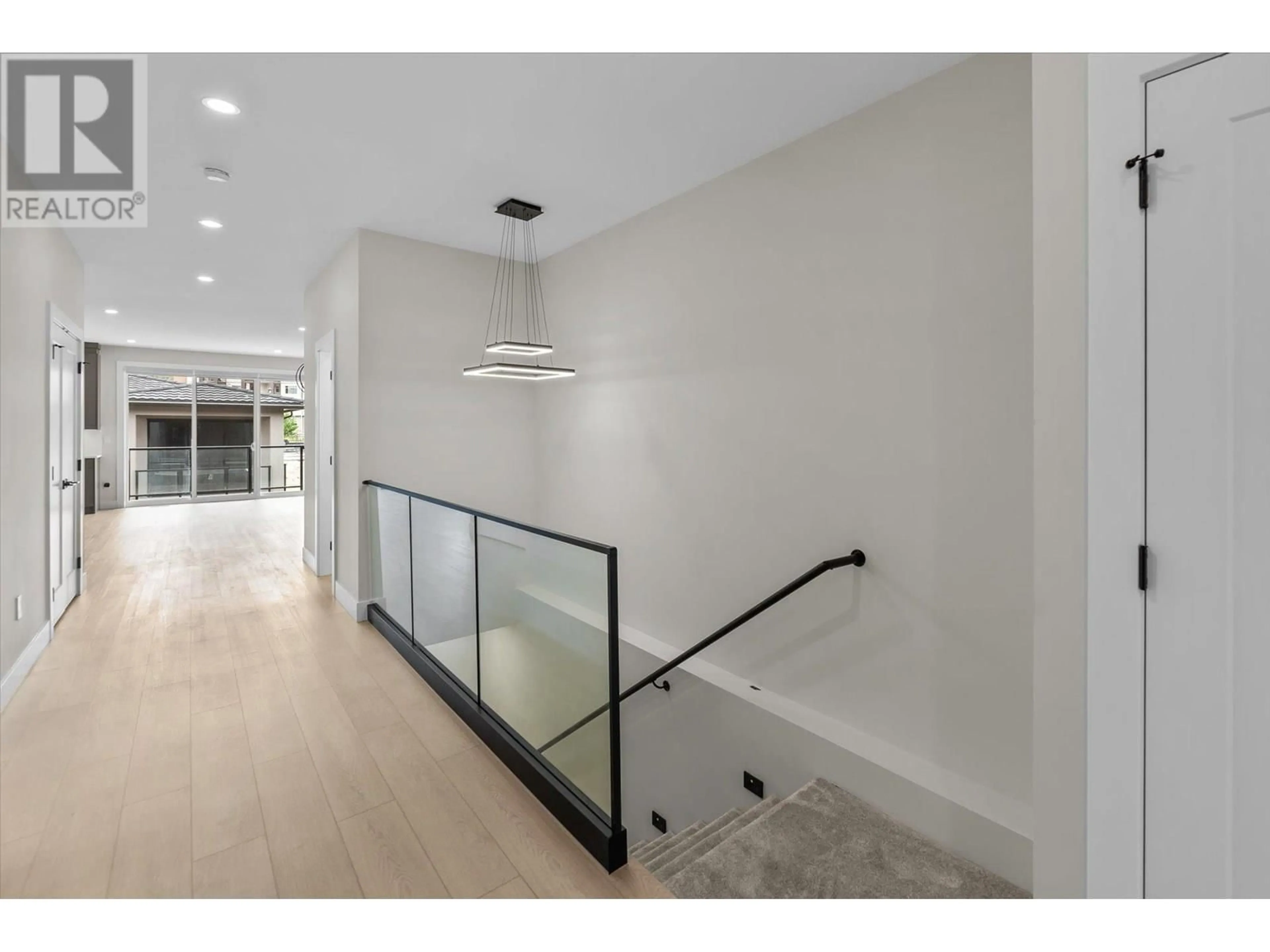 Indoor foyer for 1793 VIEWPOINT DRIVE, Westbank British Columbia V1Z4E1