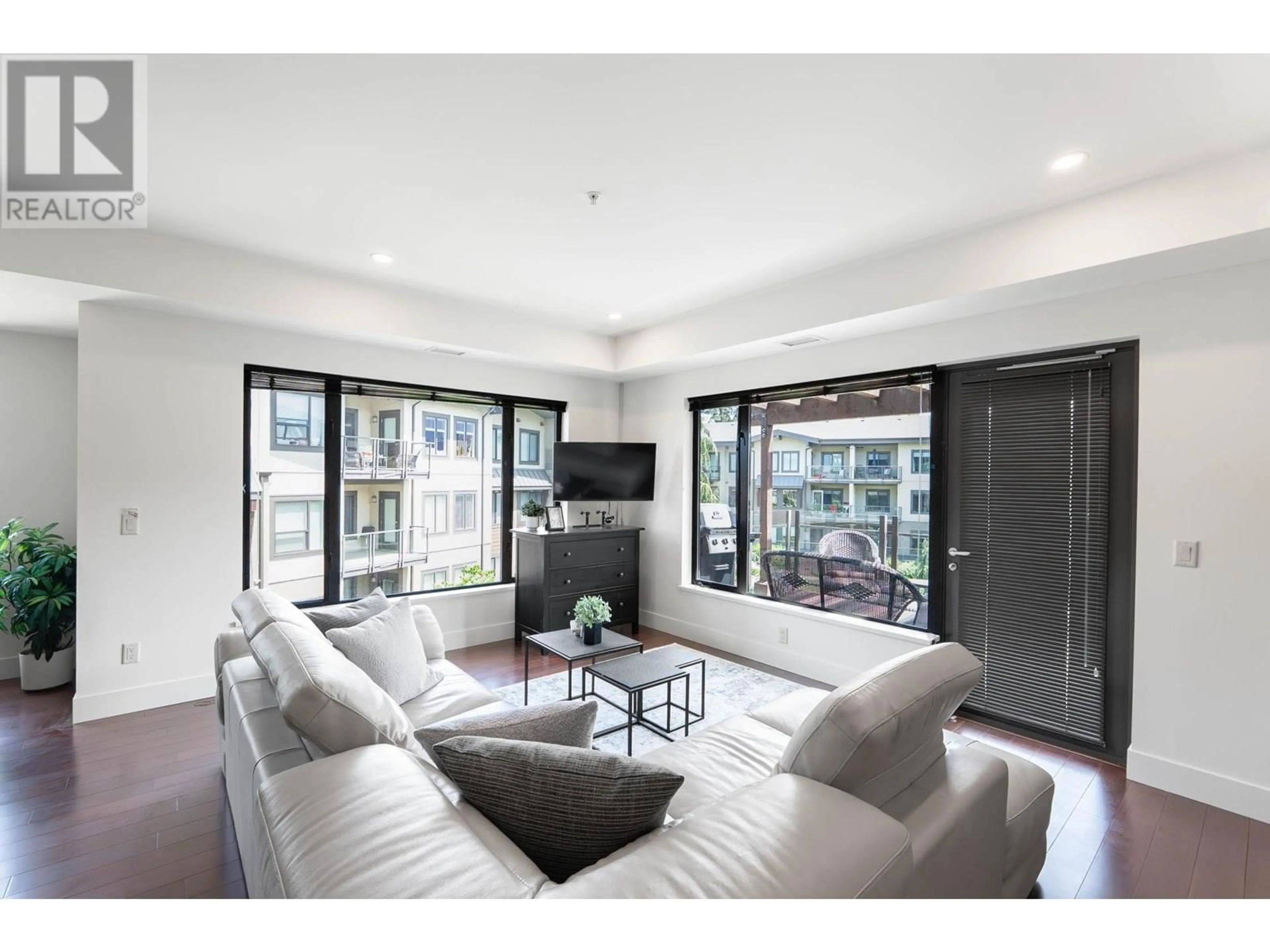 Living room with furniture, unknown for 305 - 580 SARSONS ROAD, Kelowna British Columbia V1W5H5