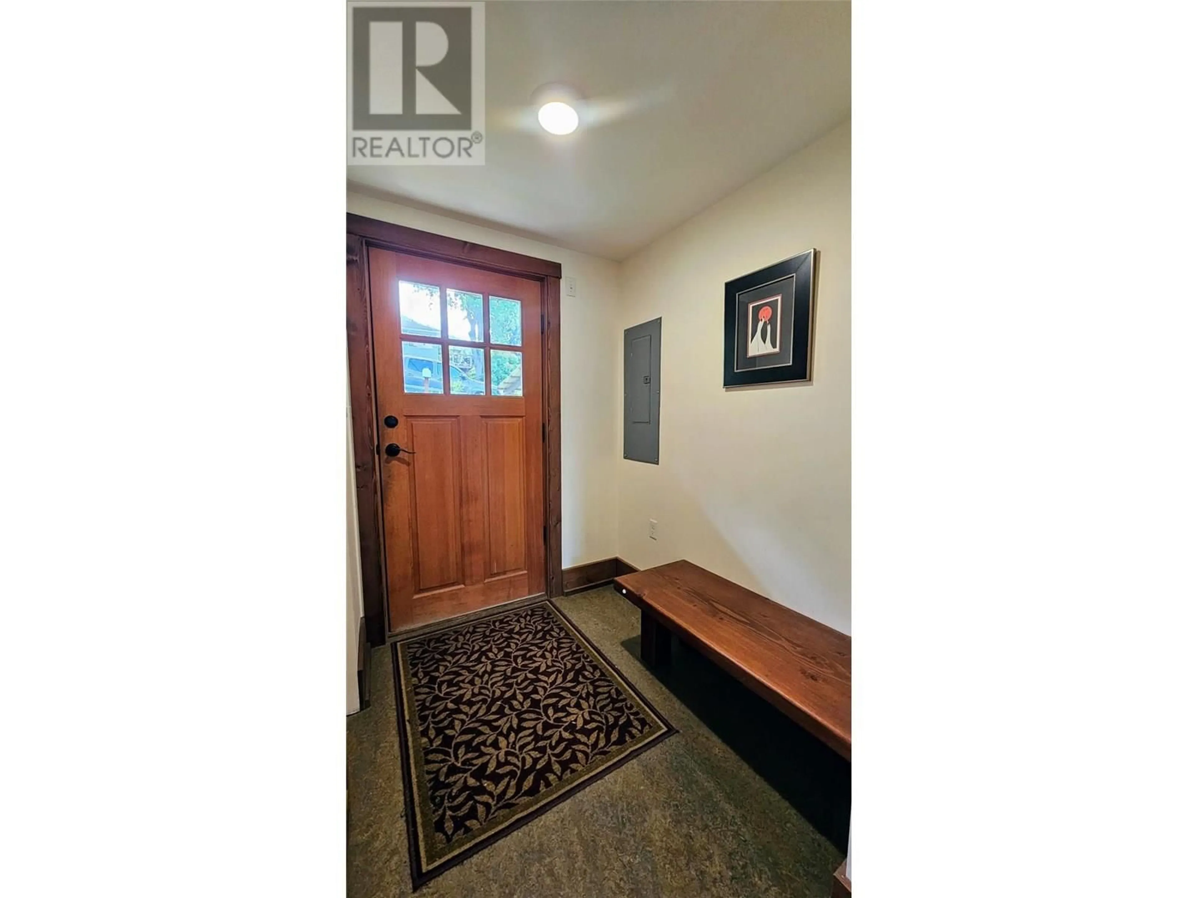 Indoor entryway for 521 RICHARDS STREET, Nelson British Columbia V1L5K3