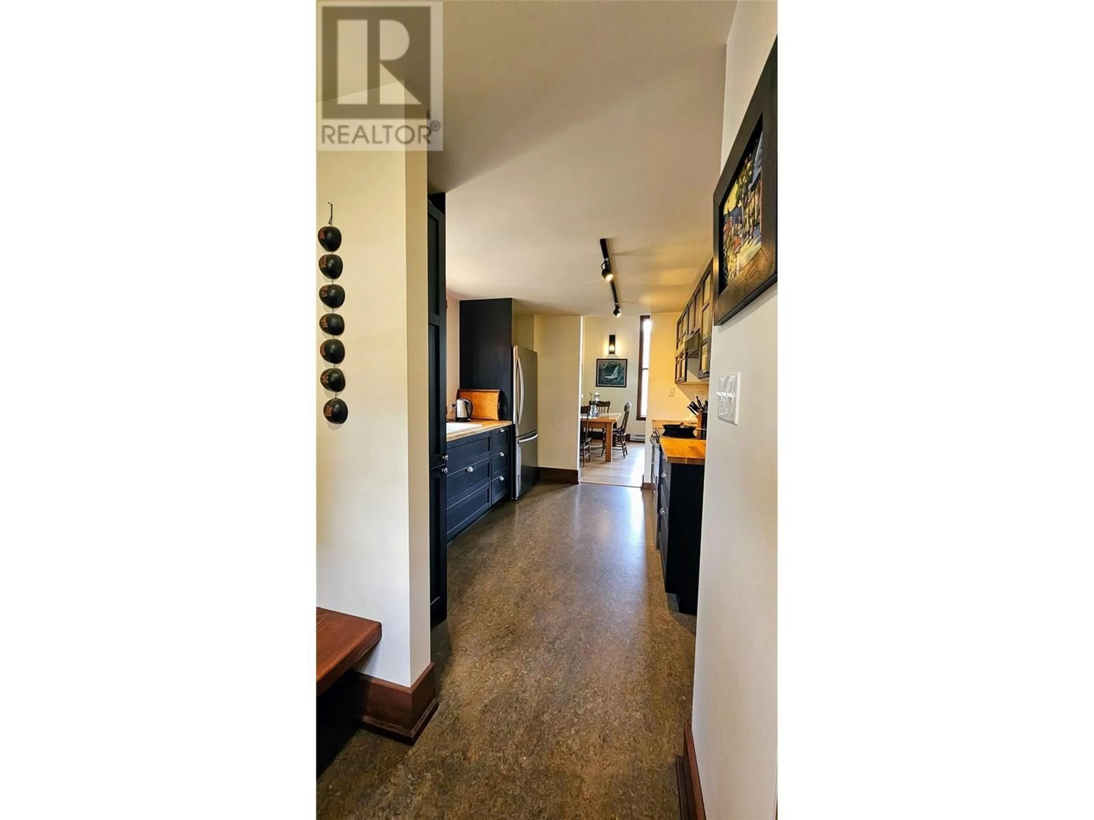 Indoor foyer for 521 RICHARDS STREET, Nelson British Columbia V1L5K3