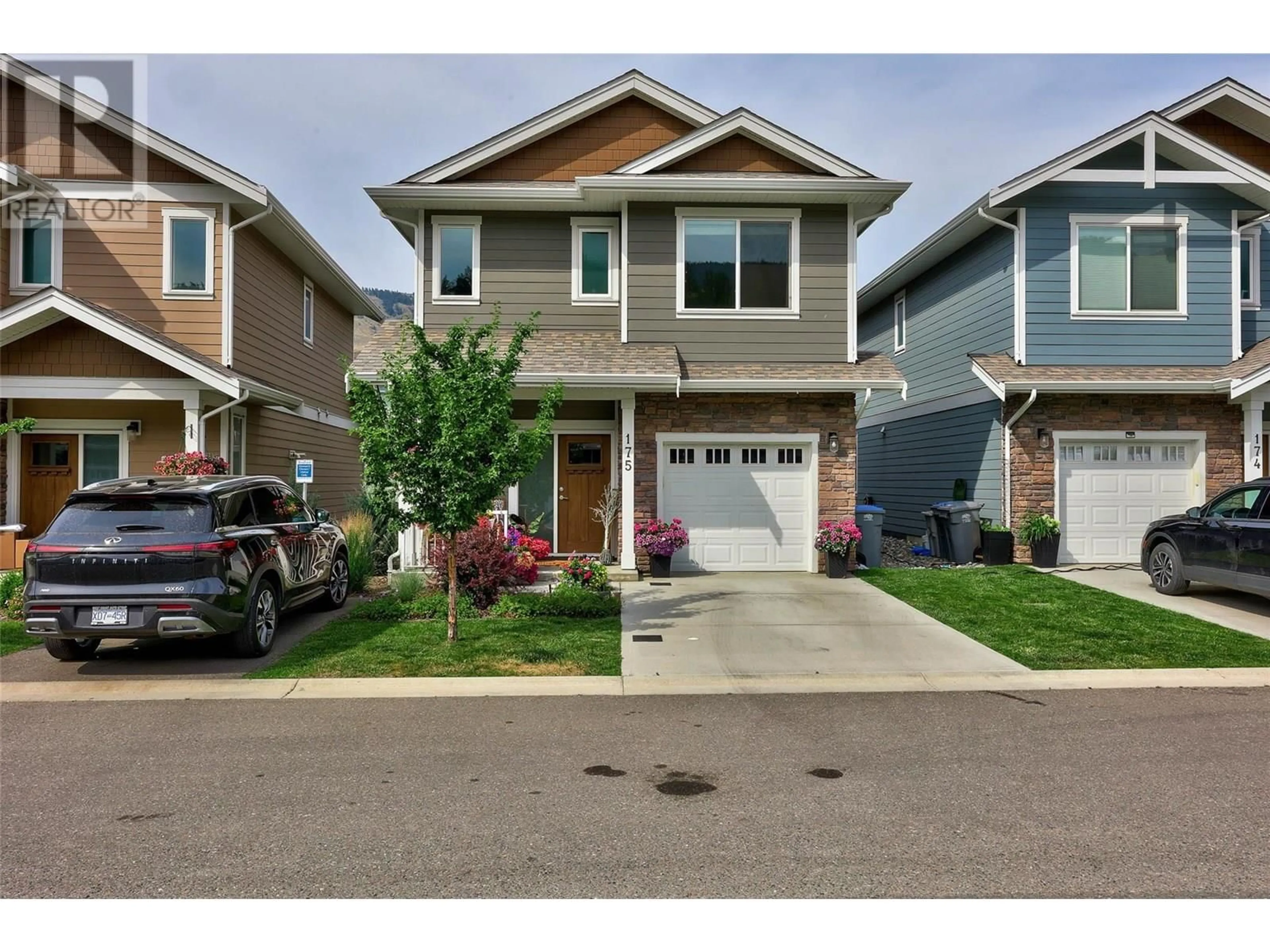 Home with vinyl exterior material, street for 175 - 200 GRAND BOULEVARD, Kamloops British Columbia V2C0H3
