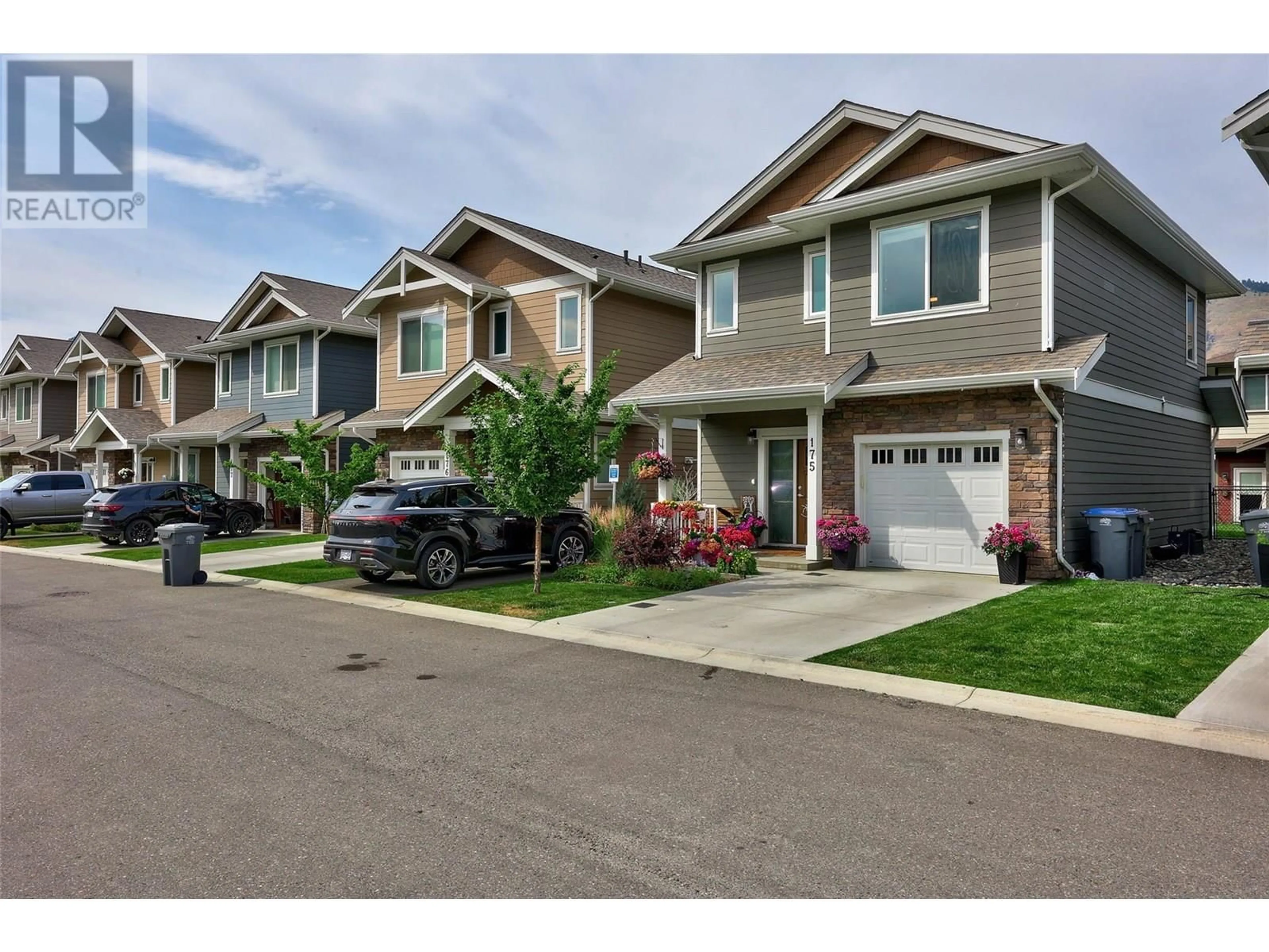 Home with vinyl exterior material, street for 175 - 200 GRAND BOULEVARD, Kamloops British Columbia V2C0H3
