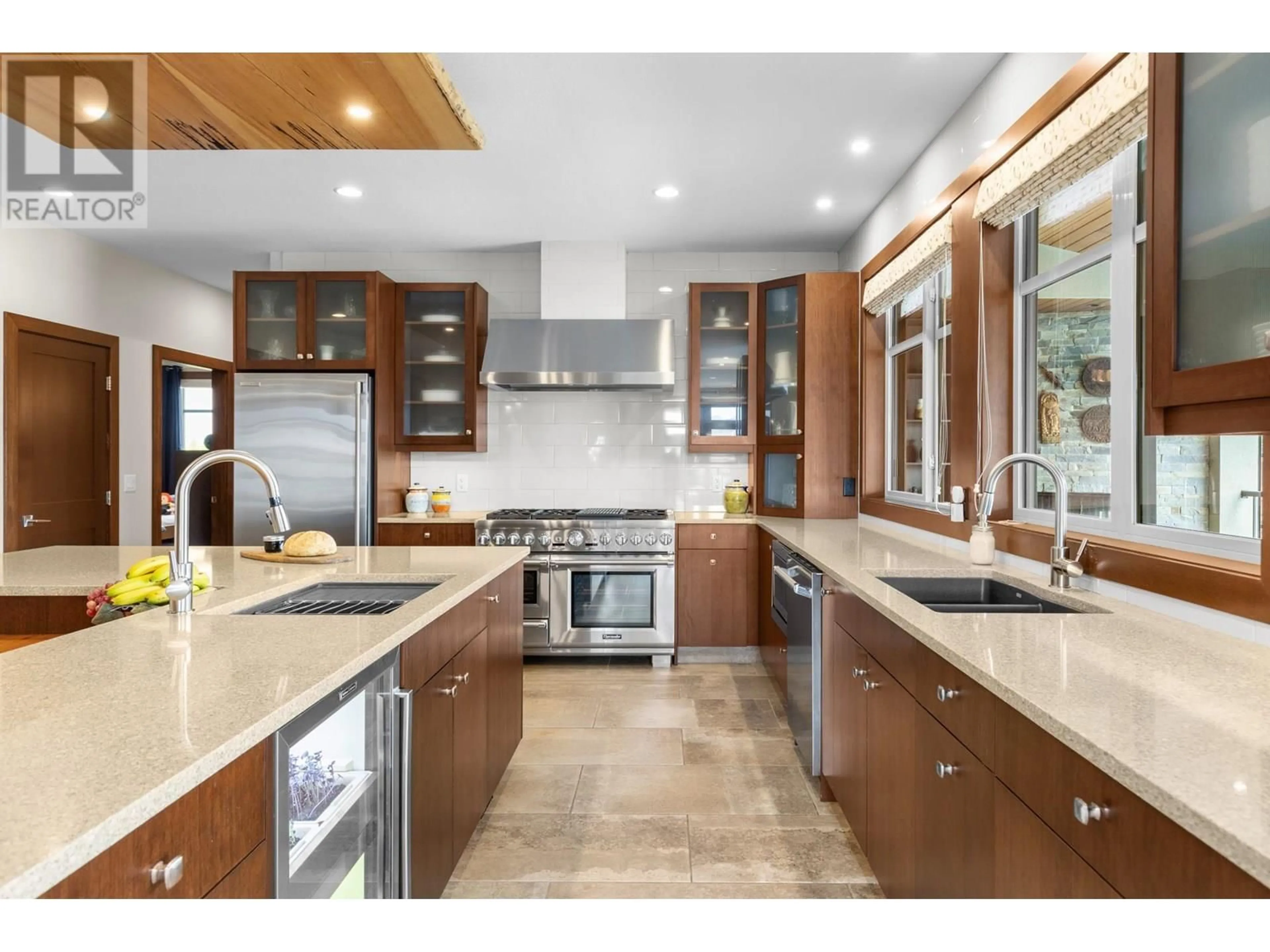 Contemporary kitchen, ceramic/tile floor for 3318 VINEYARD VIEW DRIVE, West Kelowna British Columbia V4T3M3
