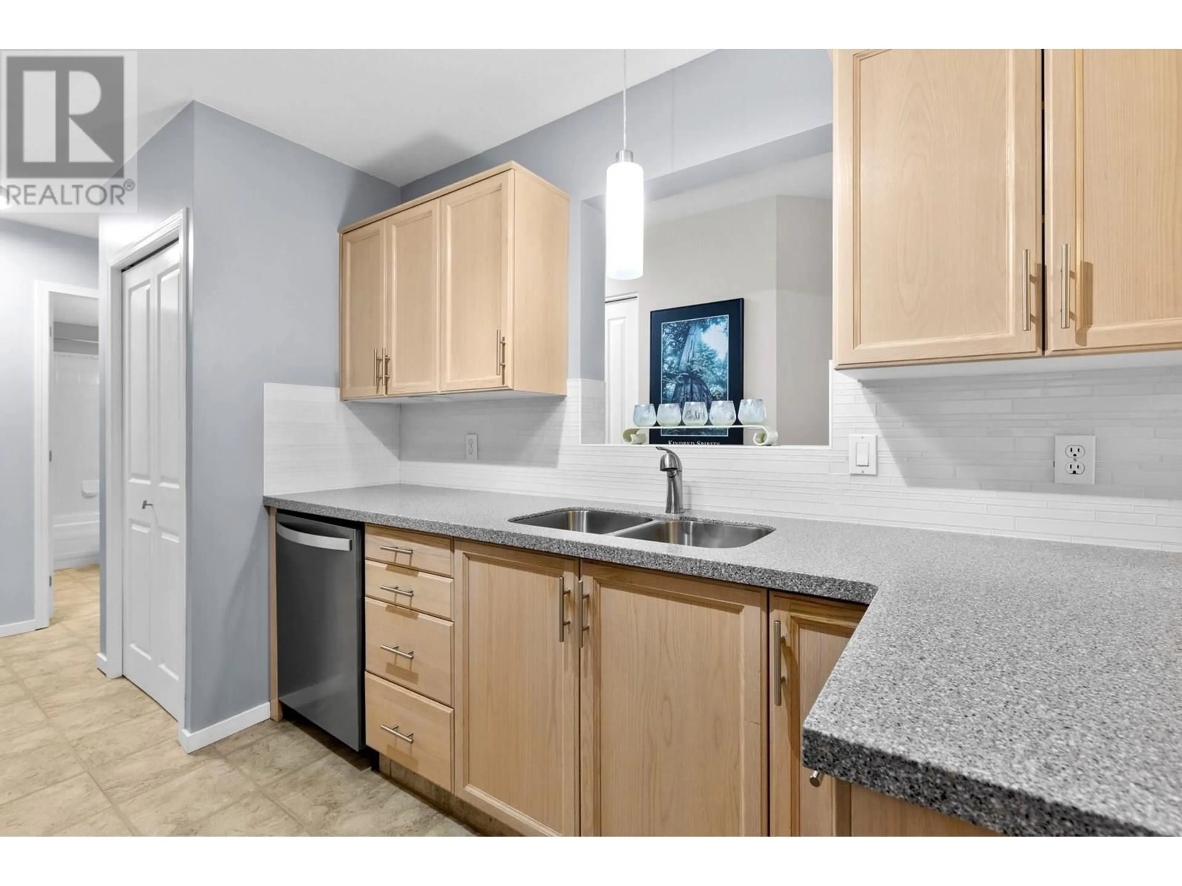 Standard kitchen, ceramic/tile floor for 205 - 3858 BROWN ROAD, West Kelowna British Columbia V4T2J5