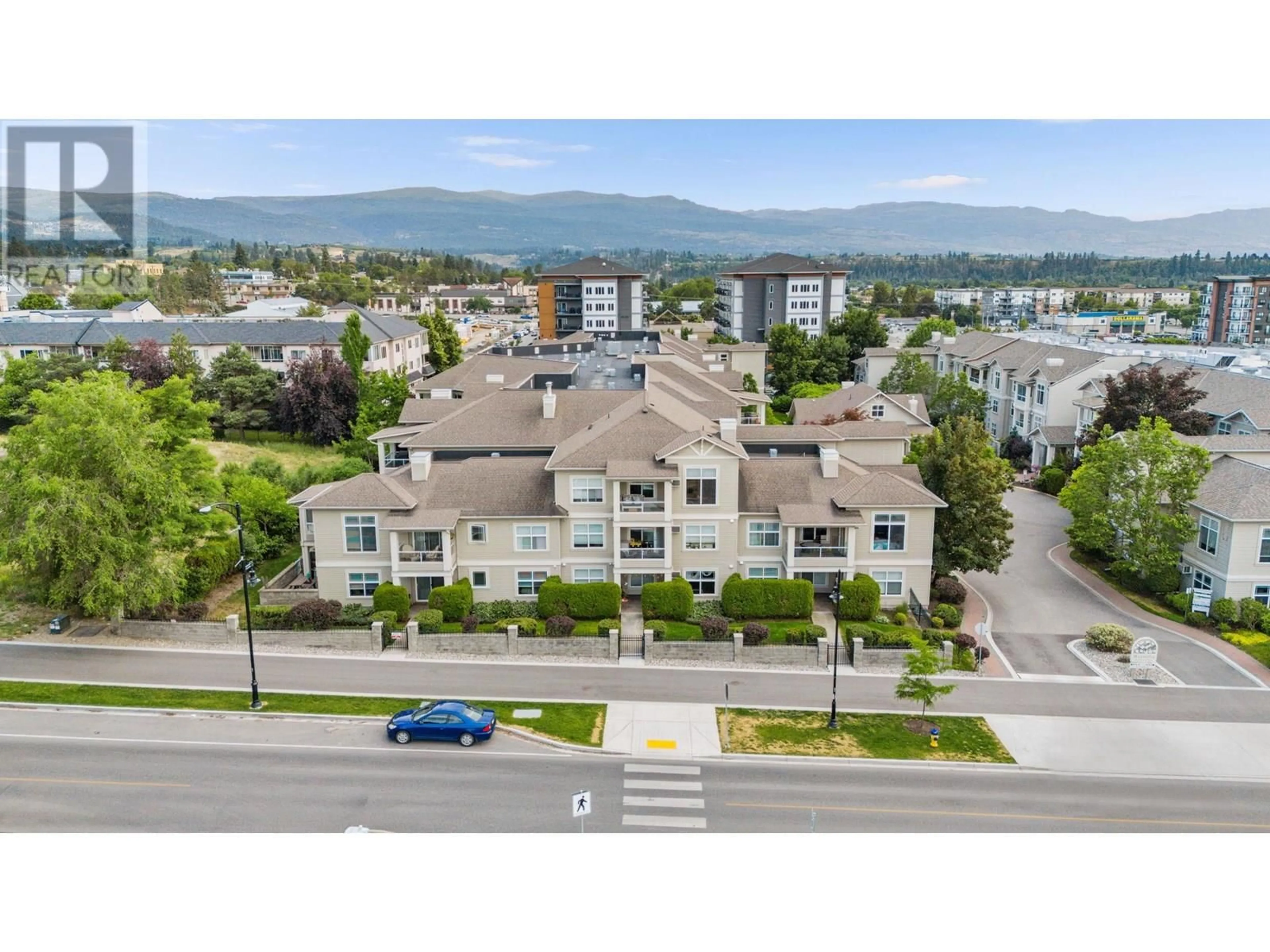 A pic from outside/outdoor area/front of a property/back of a property/a pic from drone, mountain view for 311 - 515 HOUGHTON ROAD, Kelowna British Columbia V1X7P9