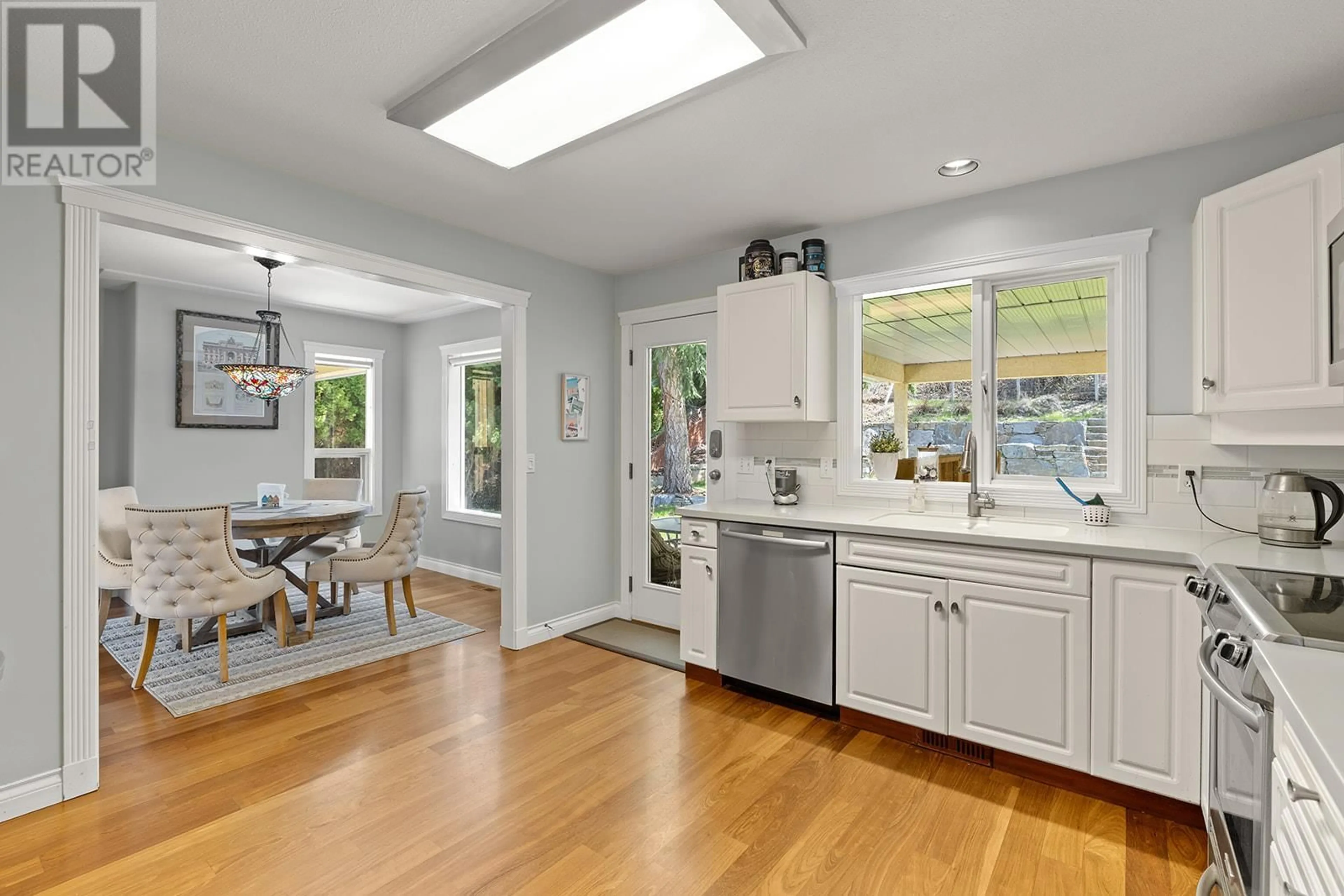 Open concept kitchen, unknown for 442 CURLEW DRIVE, Kelowna British Columbia V1W4L2