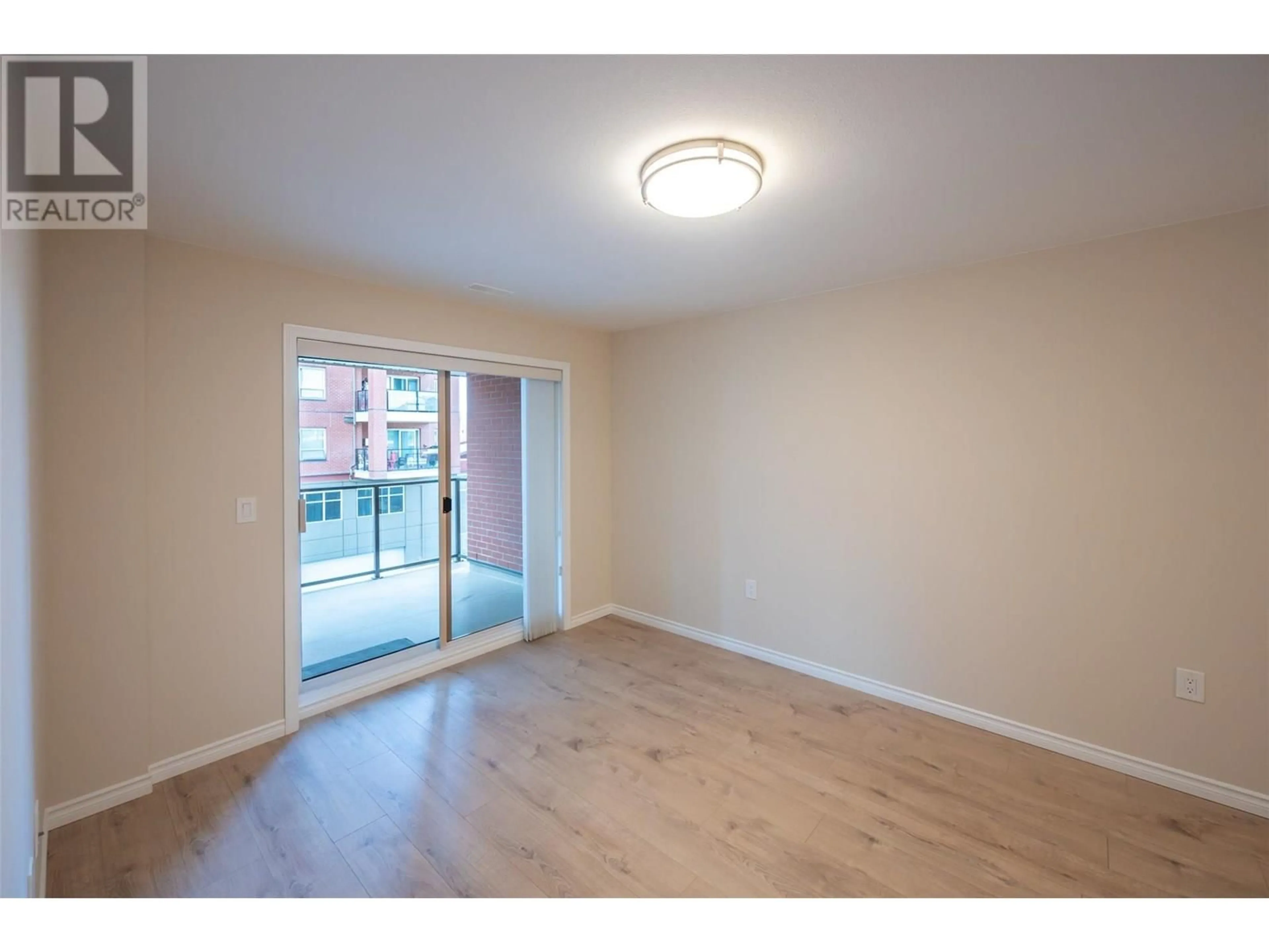 A pic of a room for 306 - 3346 SKAHA LAKE ROAD, Penticton British Columbia V2A0H6