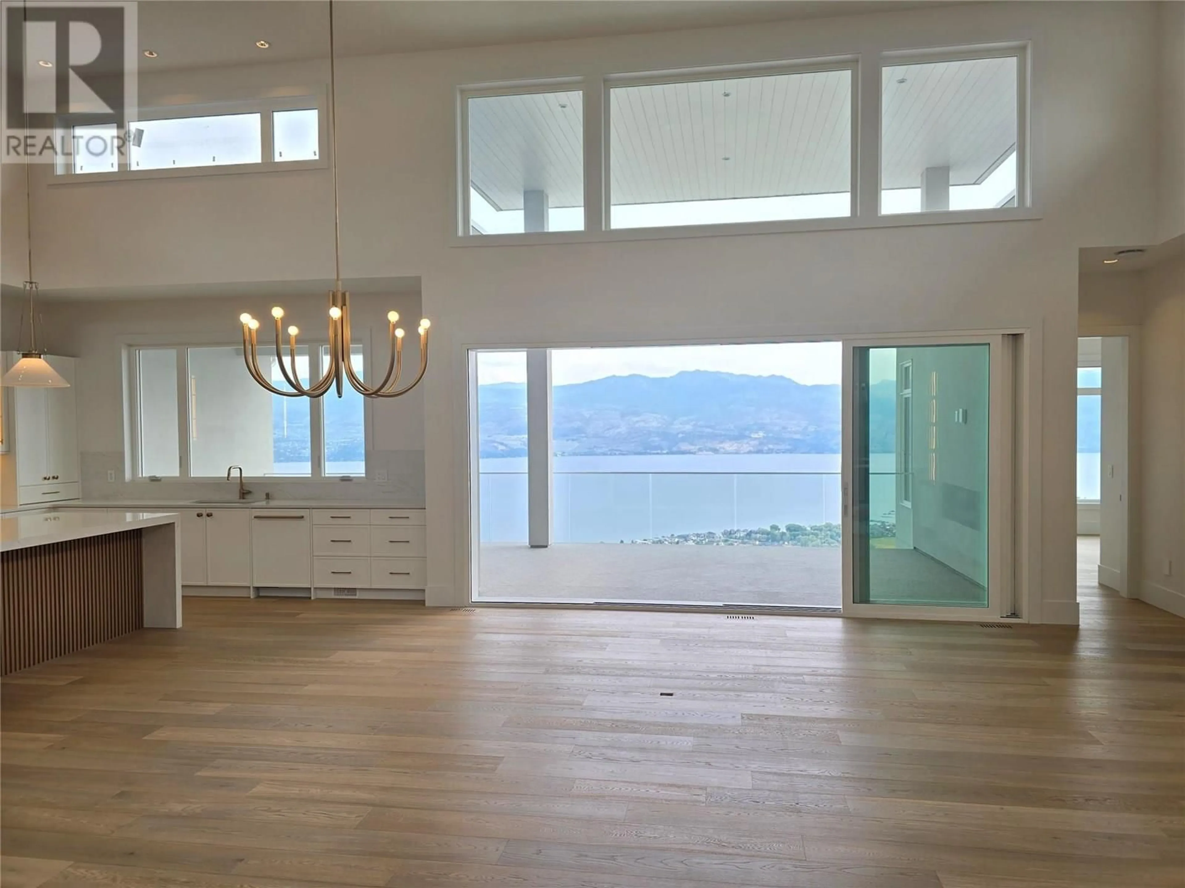Indoor foyer for 1391 VINEYARD DRIVE, West Kelowna British Columbia V4T0E9