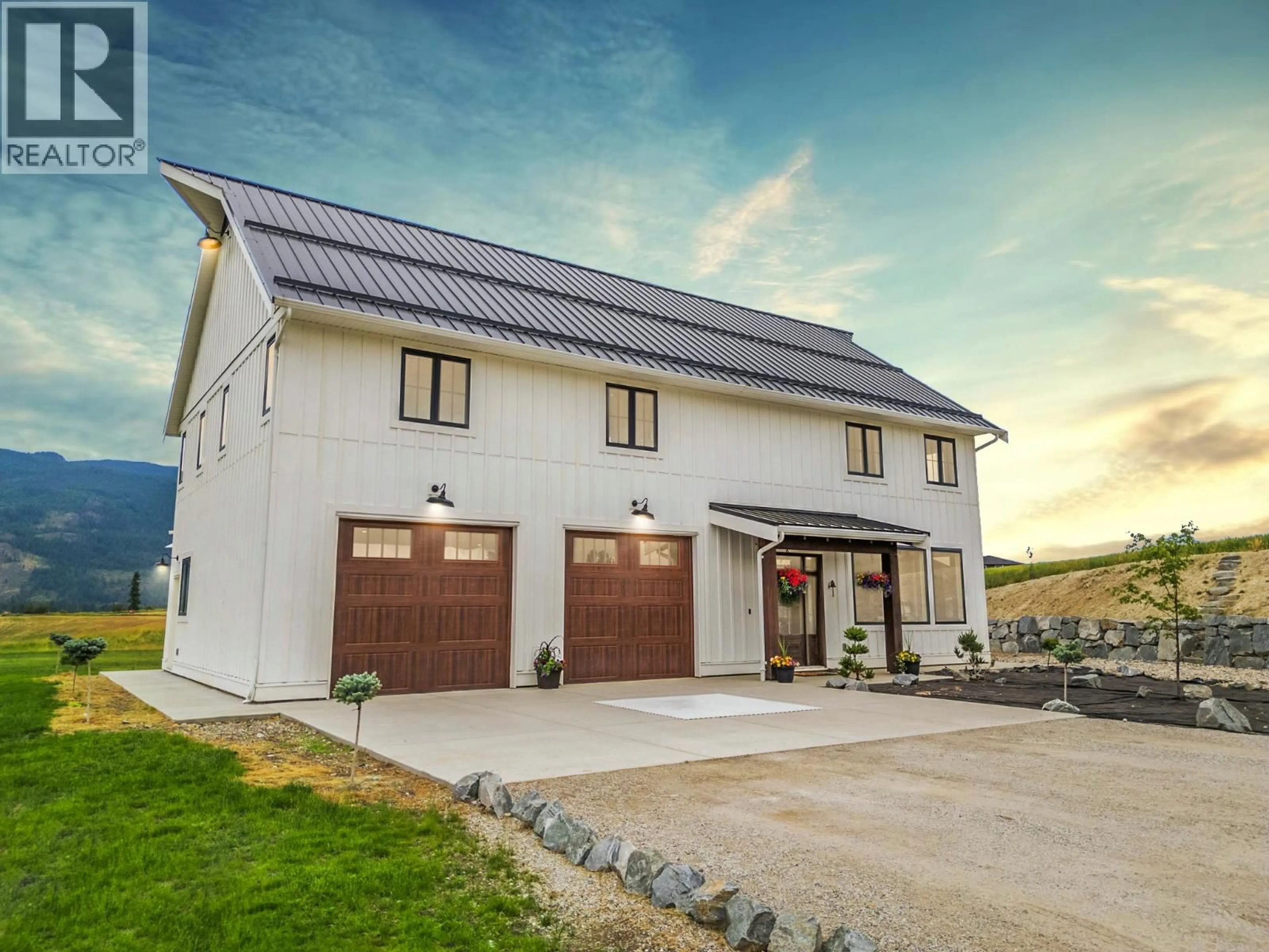 Unknown for 2589 YOUNG ROAD, Spallumcheen British Columbia V4Y0L3