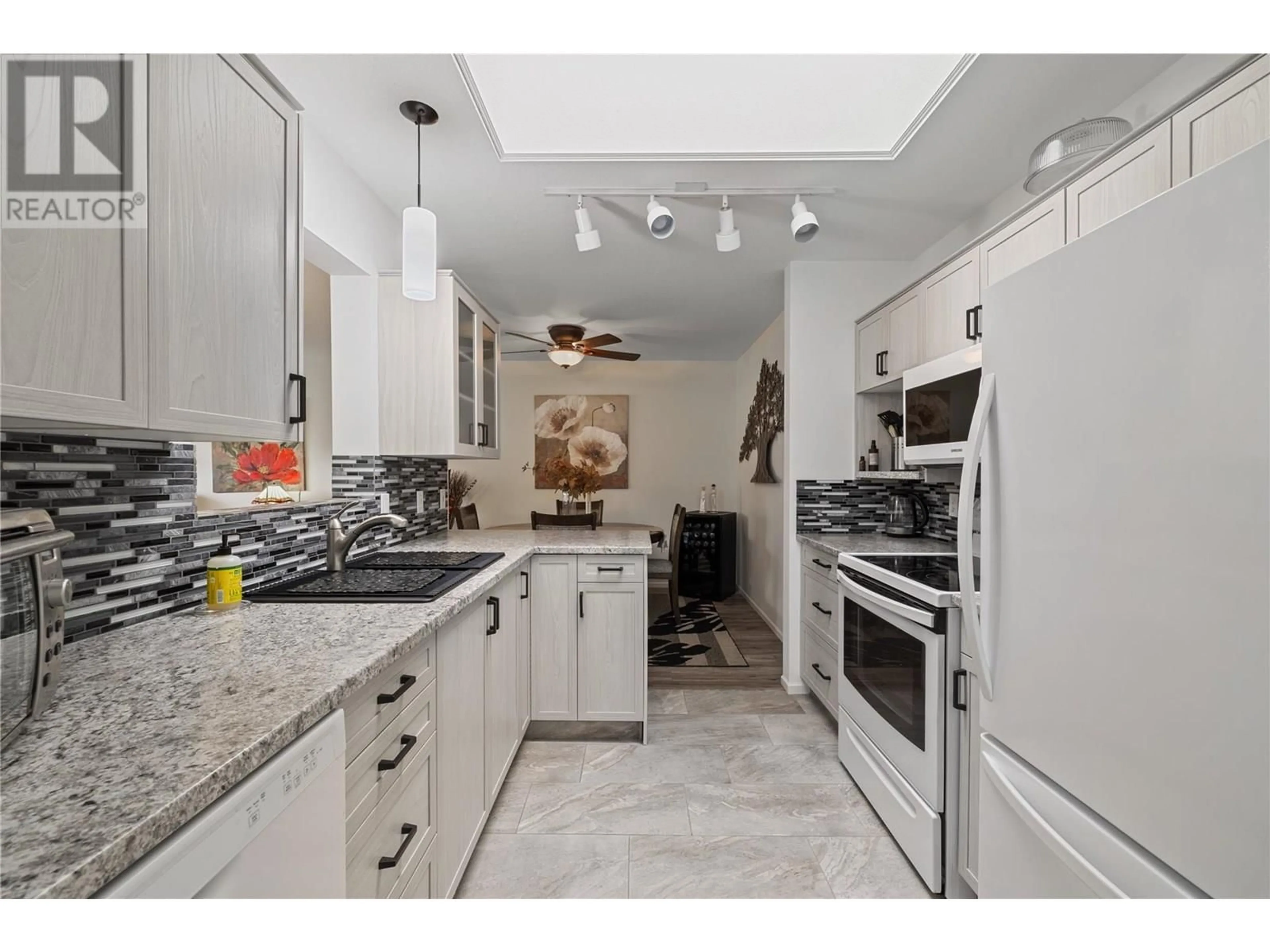Unknown for 305 - 3858 BROWN ROAD, West Kelowna British Columbia V4T2J5