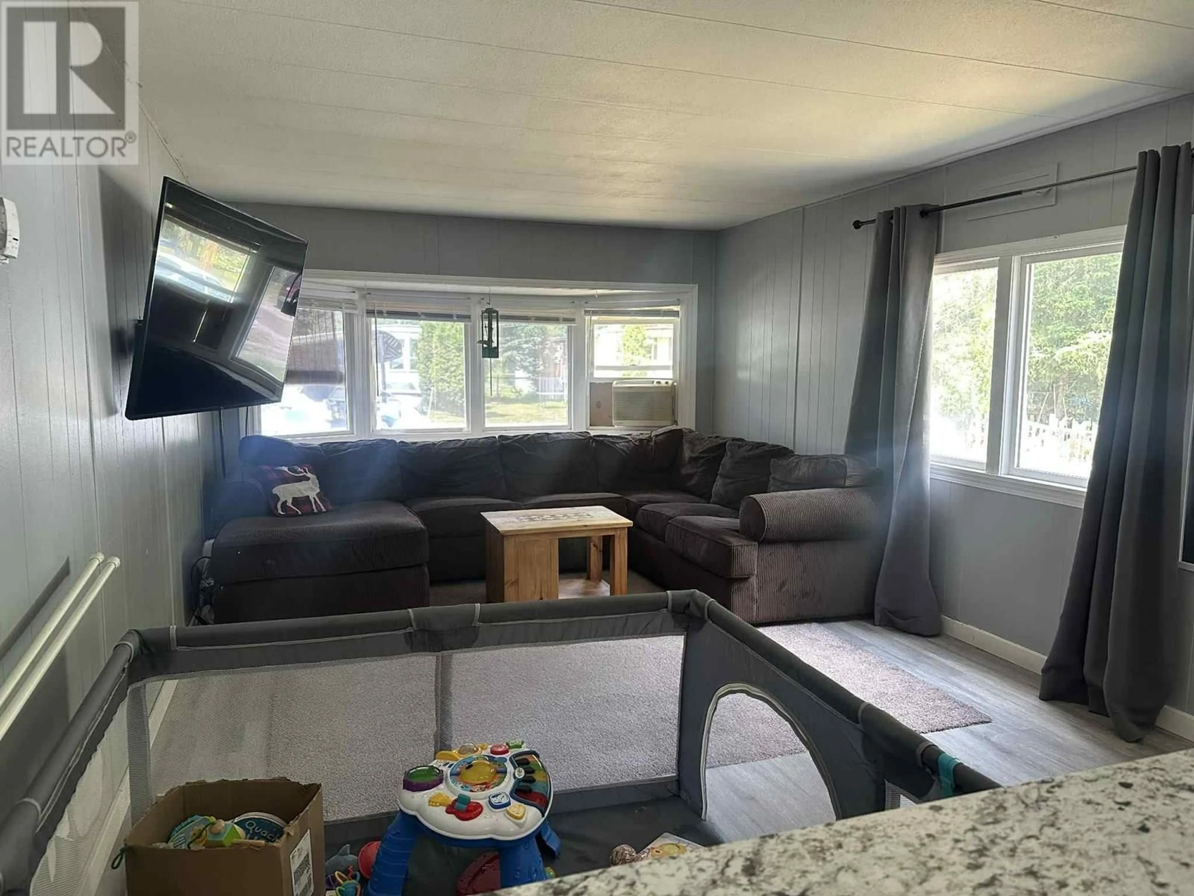 Living room with furniture, unknown for 5 ESQUIRE DRIVE, Salmo British Columbia V0G1Z0