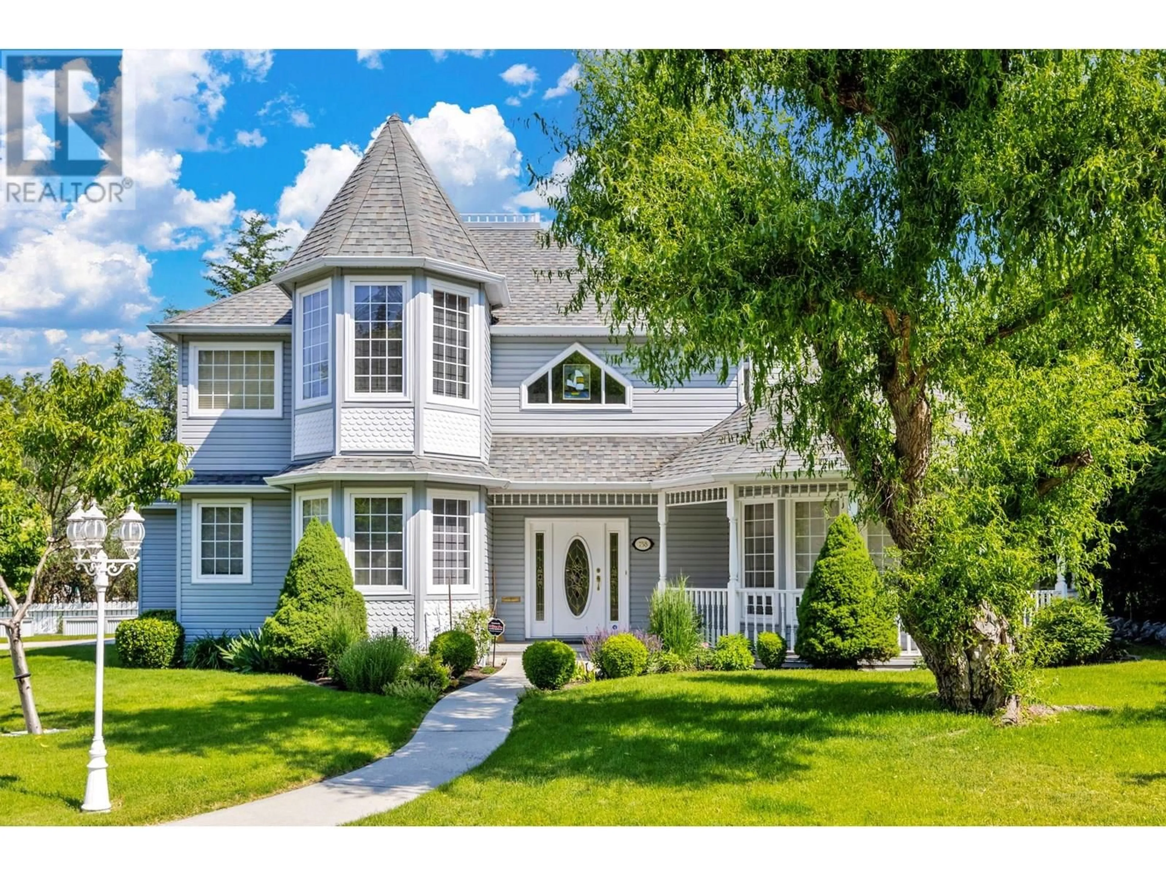 Home with vinyl exterior material, unknown for 758 VARNEY COURT, Kelowna British Columbia V1W3Z2