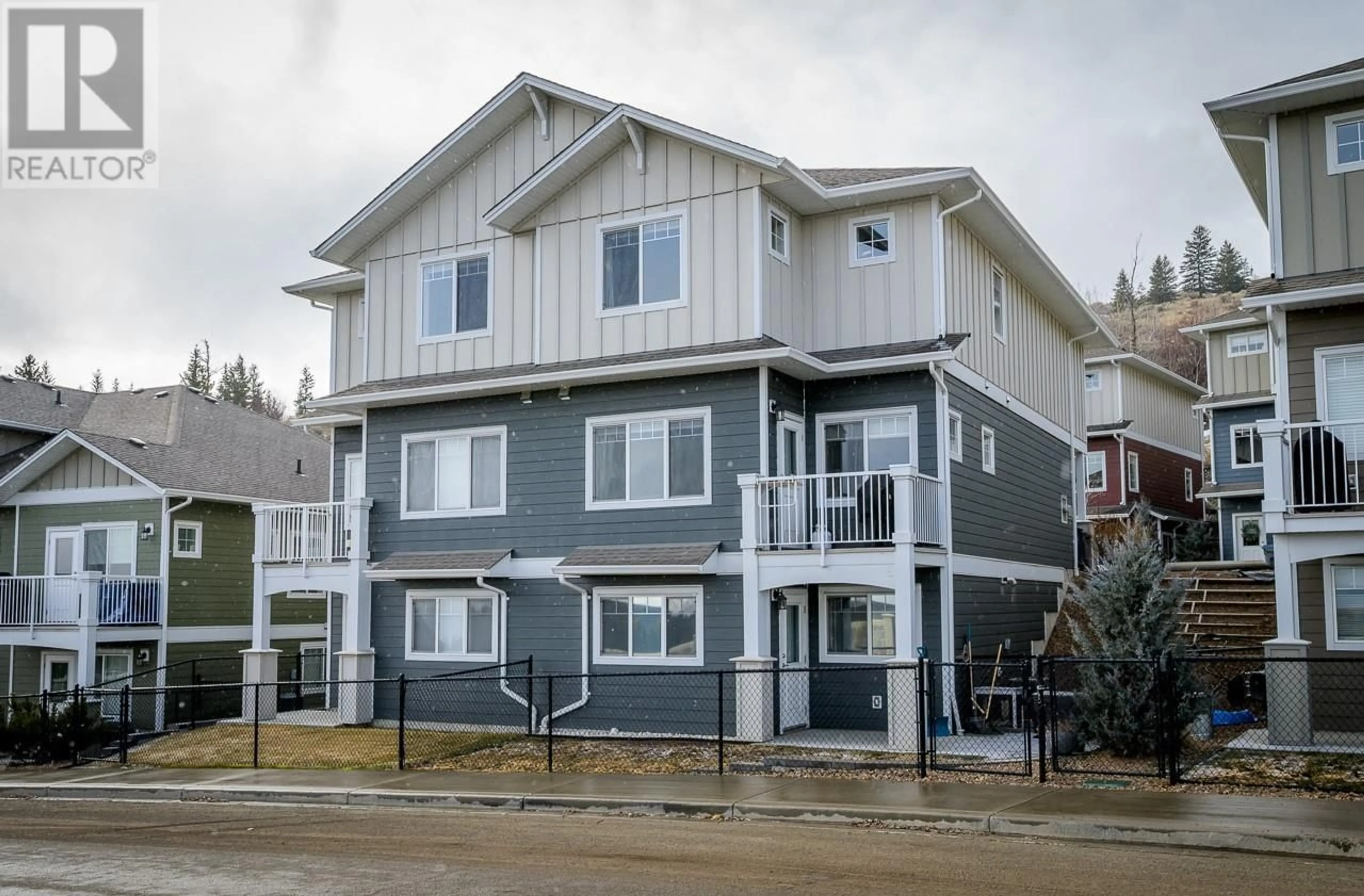 Home with vinyl exterior material, street for 116 - 1325 ABERDEEN DRIVE, Kamloops British Columbia V1S0C7