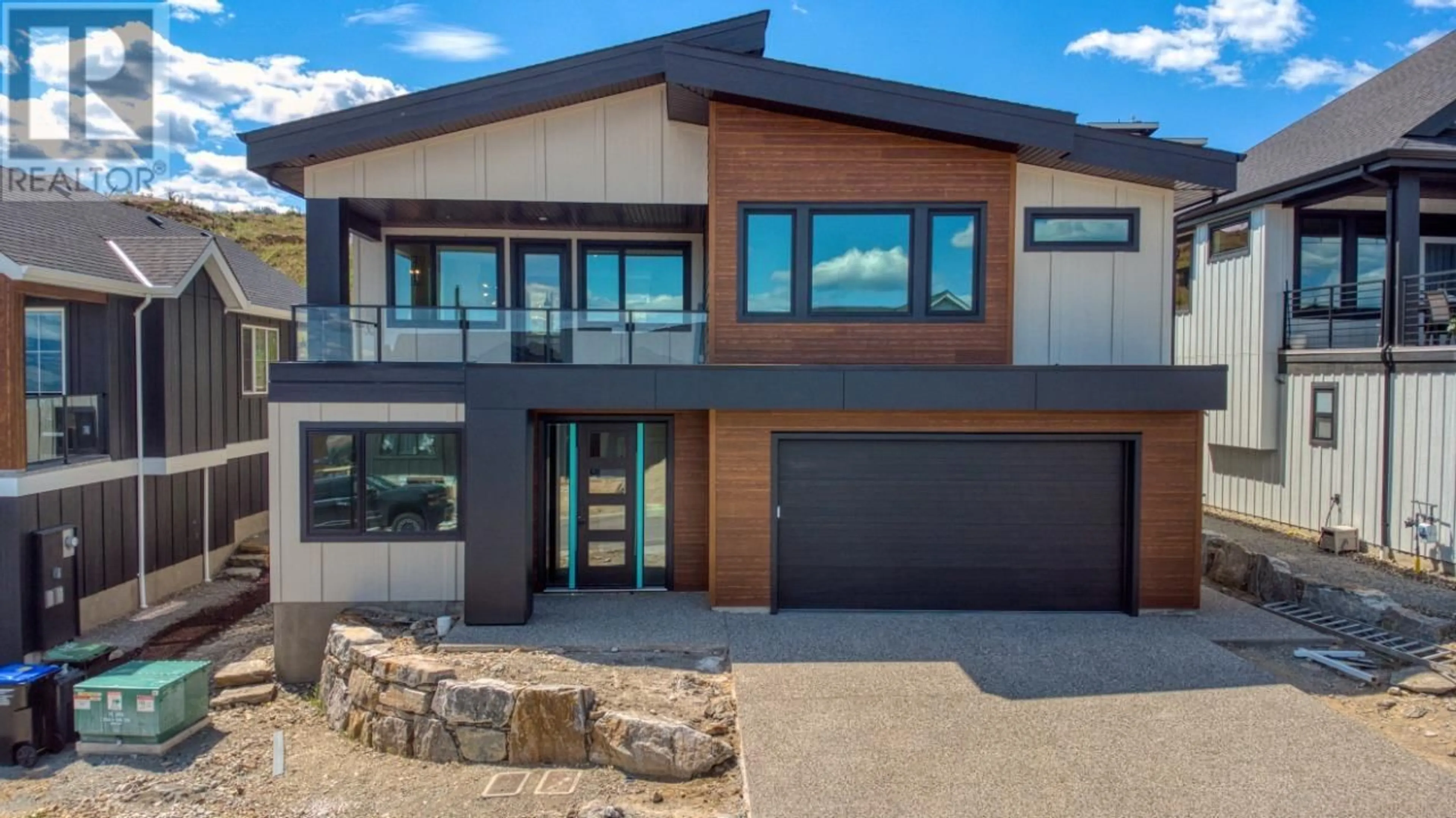 Home with vinyl exterior material, unknown for 1119 COLLINSON COURT, Kelowna British Columbia V1W0C3