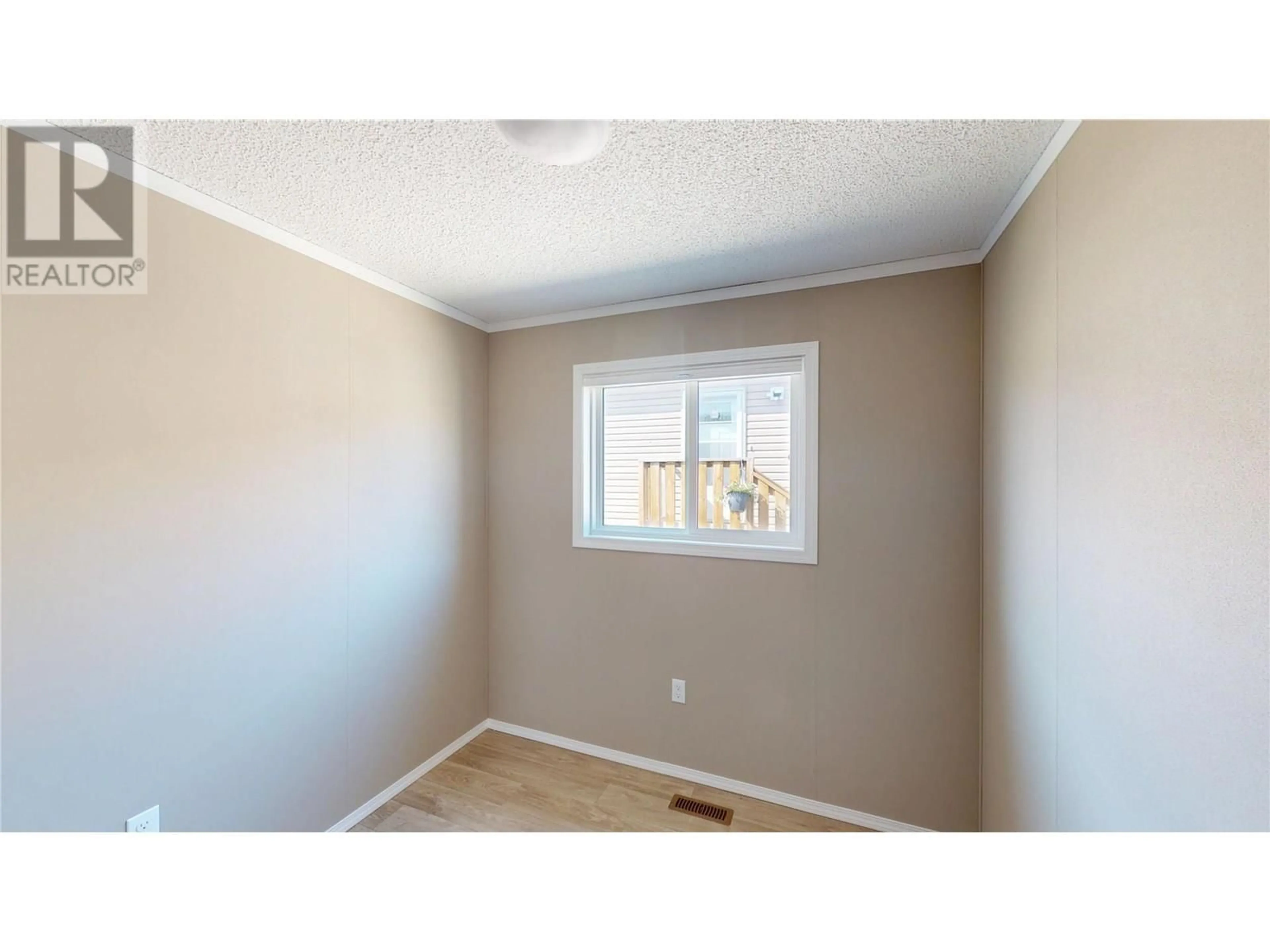 A pic of a room for 527 PAGURUT AVENUE WEST, Cranbrook British Columbia V1C0G5
