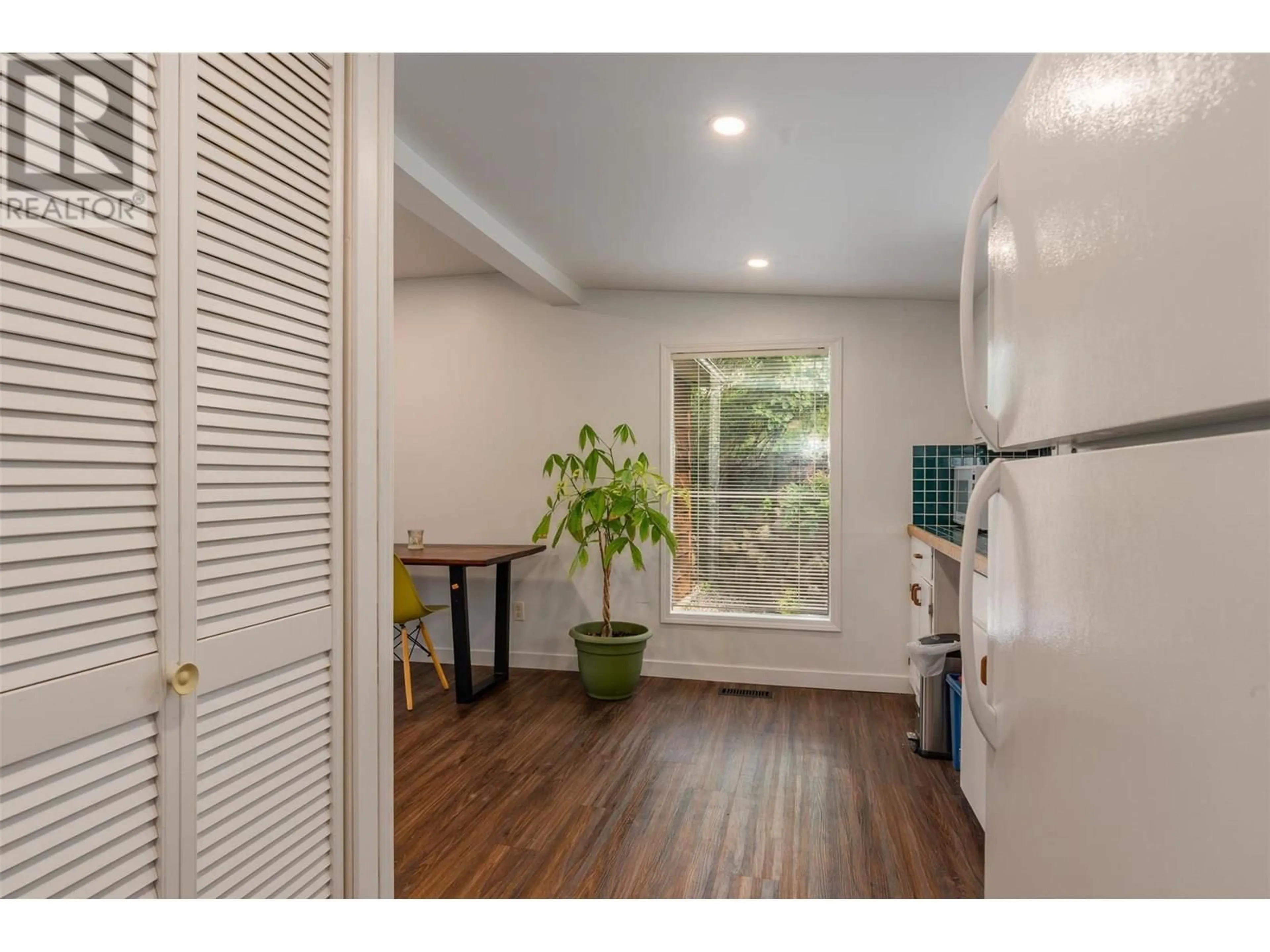 Indoor entryway for 1965 OAK STREET, Trail British Columbia V1R3Z8