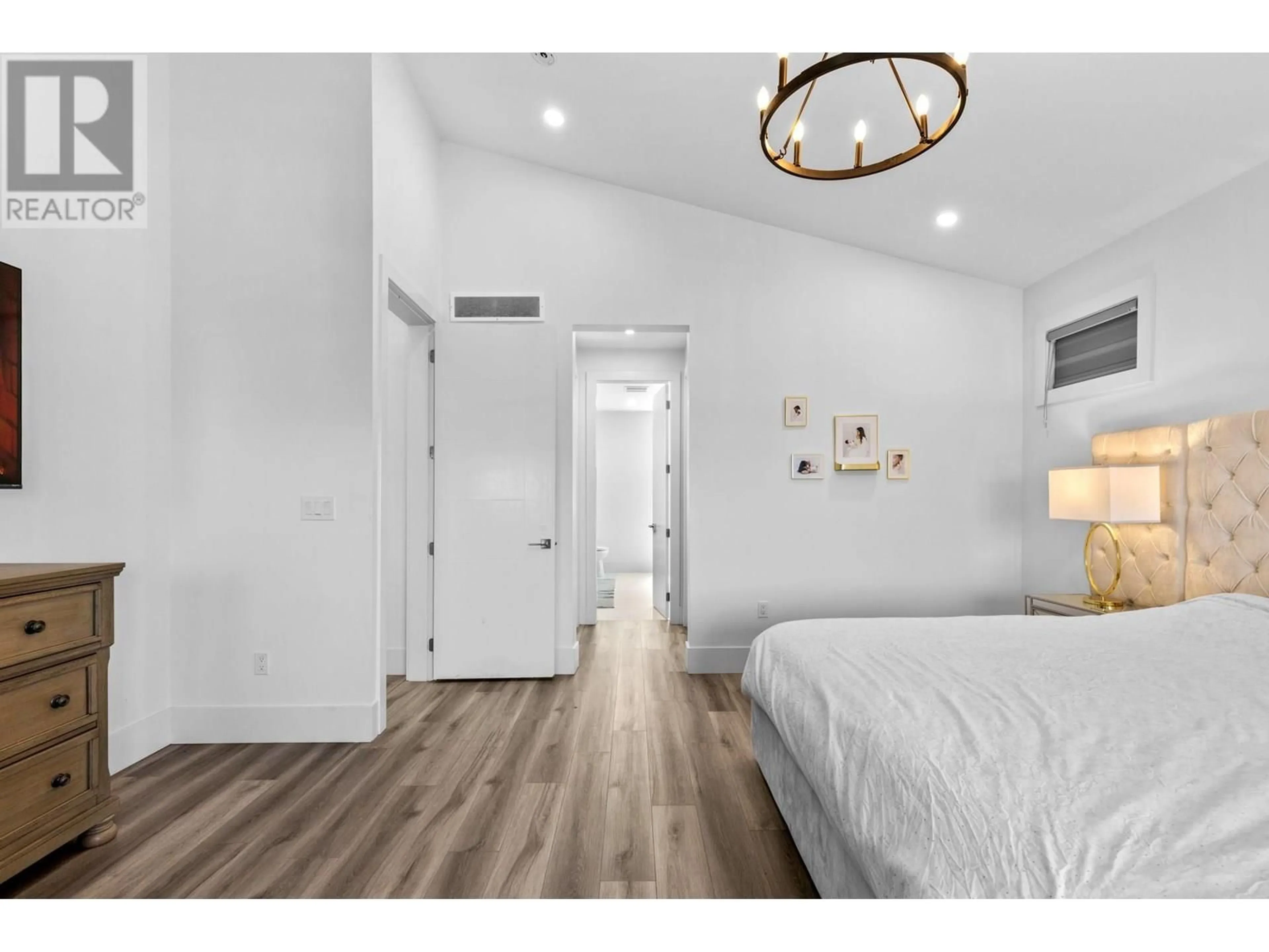 A pic of a room for 683 DEANS DRIVE, Kelowna British Columbia V1P1A1