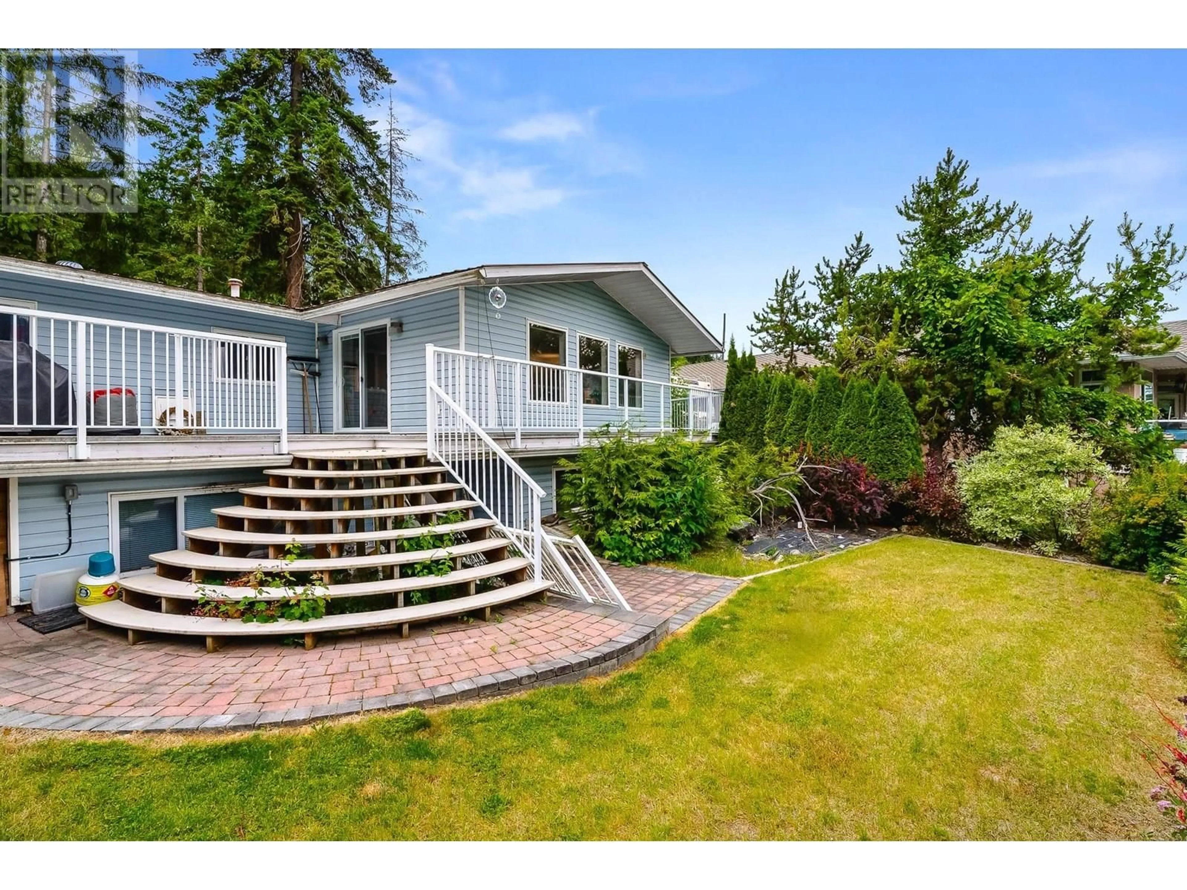 Home with vinyl exterior material, water/lake/river/ocean view for 2662 CENTENNIAL DRIVE, Blind Bay British Columbia V0E1H1
