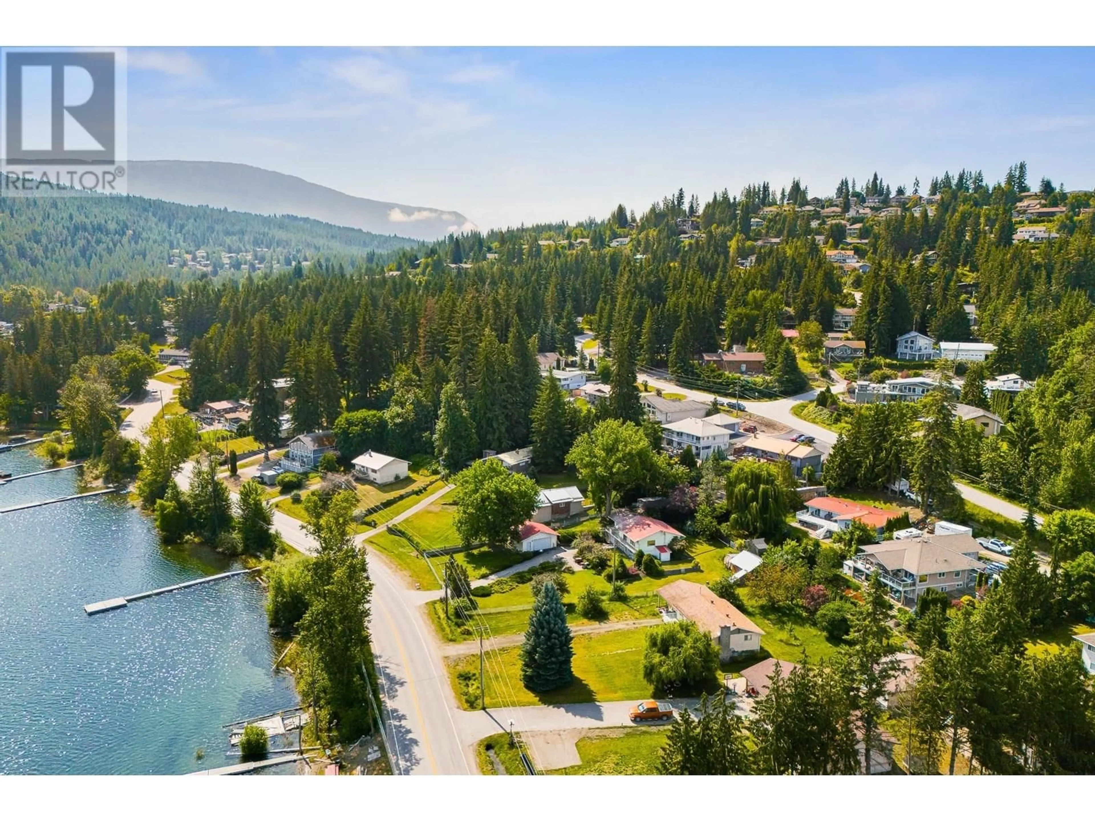 A pic from outside/outdoor area/front of a property/back of a property/a pic from drone, mountain view for 2662 CENTENNIAL DRIVE, Blind Bay British Columbia V0E1H1