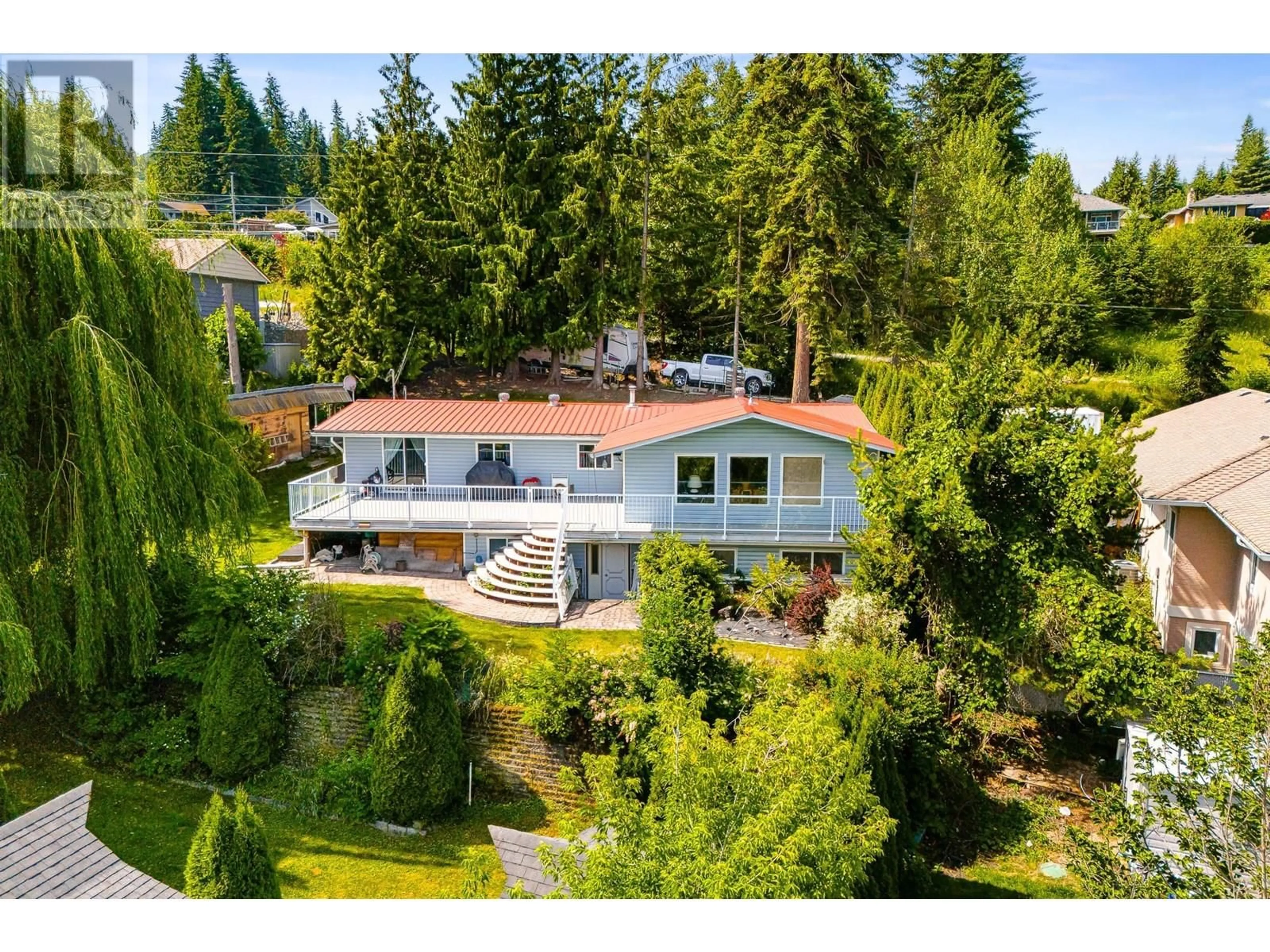 A pic from outside/outdoor area/front of a property/back of a property/a pic from drone, unknown for 2662 CENTENNIAL DRIVE, Blind Bay British Columbia V0E1H1