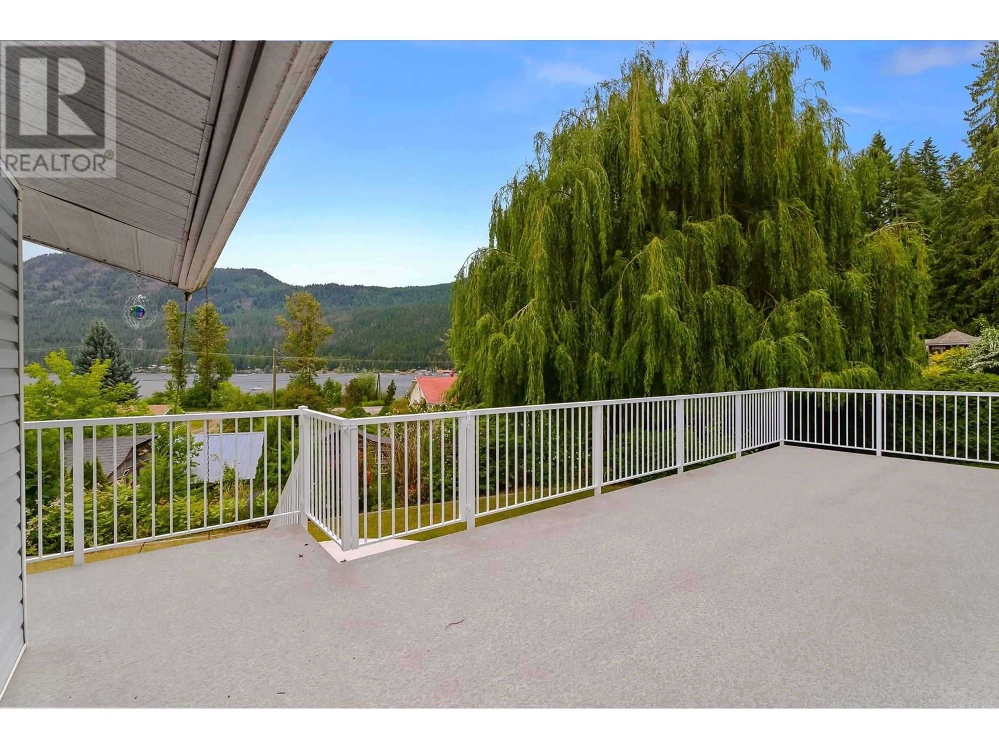 Patio, water/lake/river/ocean view for 2662 CENTENNIAL DRIVE, Blind Bay British Columbia V0E1H1