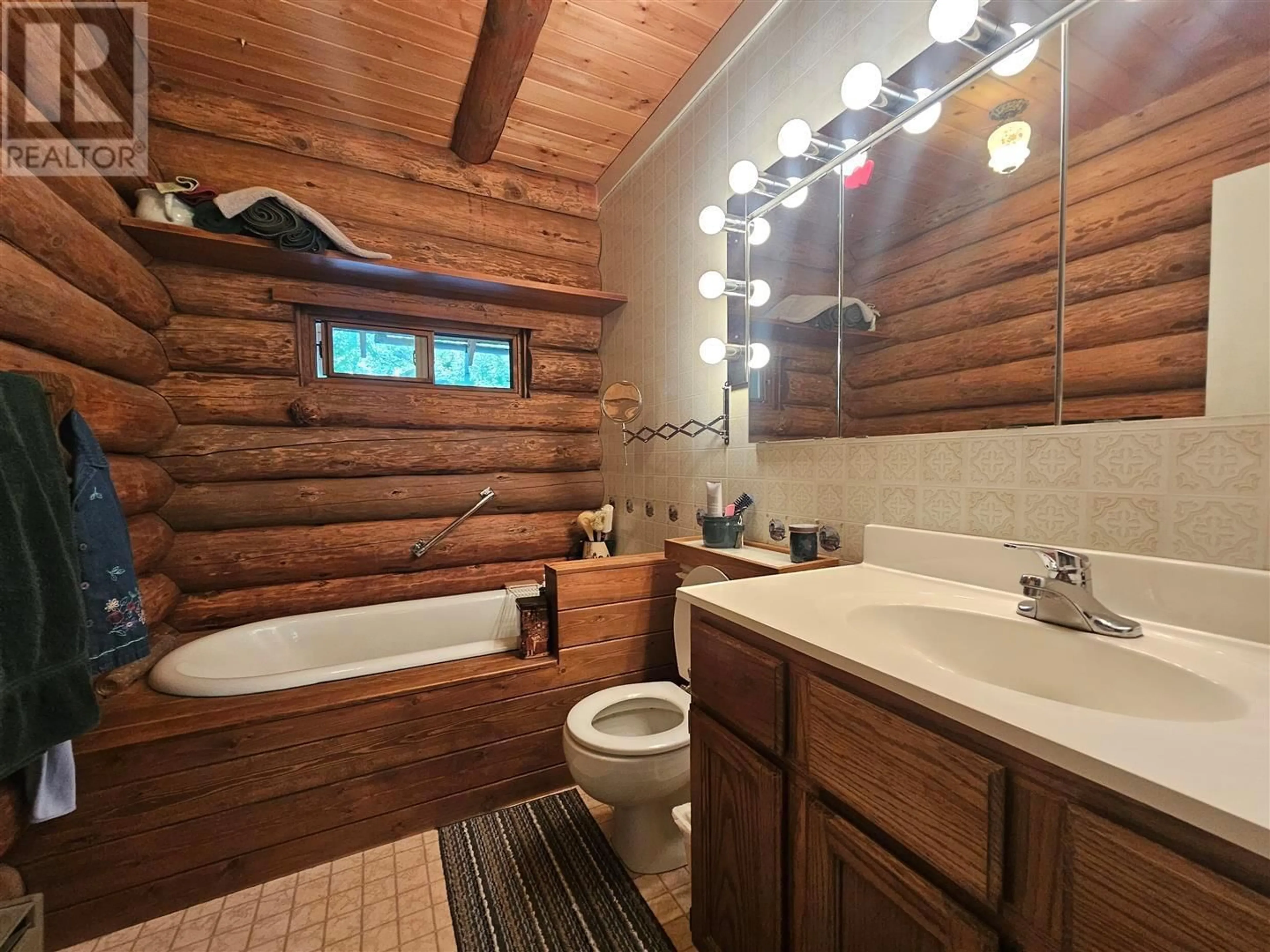 Standard bathroom, unknown for 2910 BOTANIE CREEK ROAD, Lytton British Columbia V0K1Z0