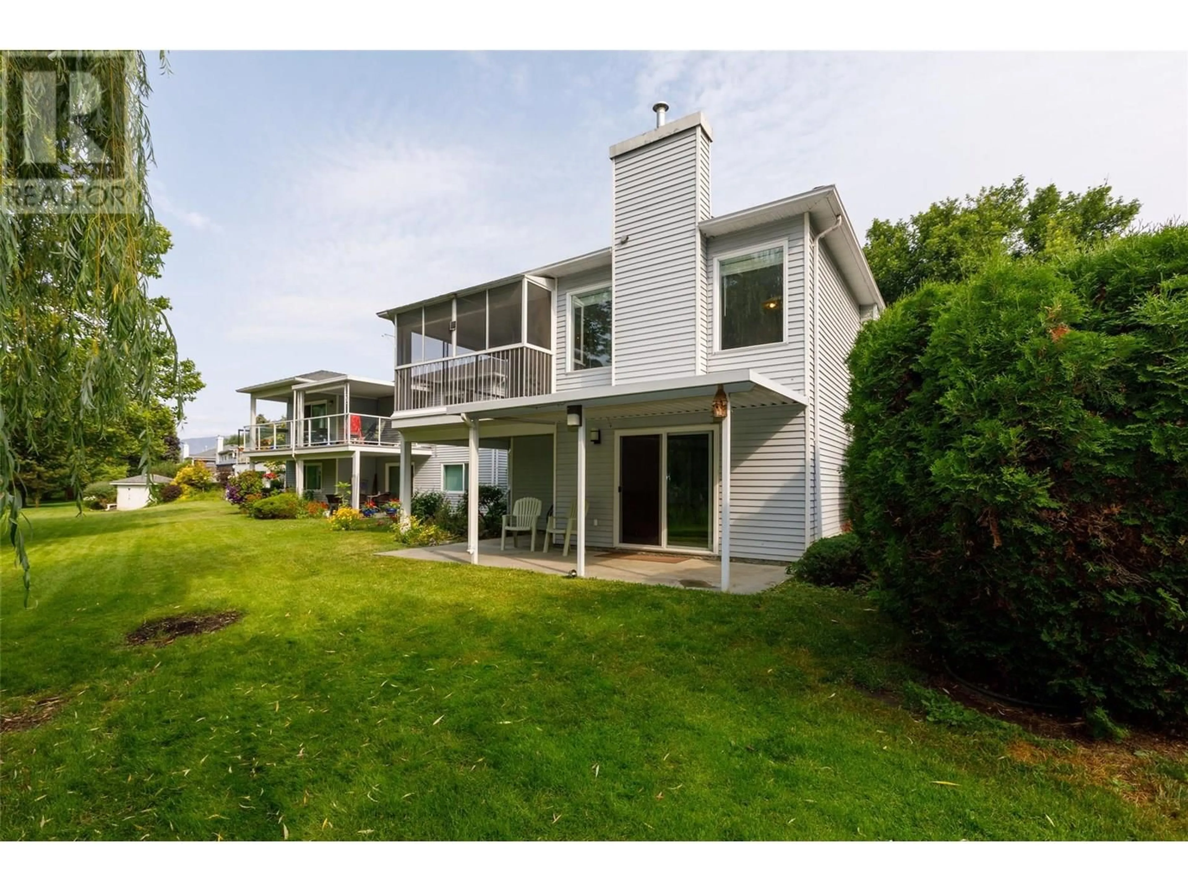 A pic from outside/outdoor area/front of a property/back of a property/a pic from drone, water/lake/river/ocean view for 60 - 1101 CAMERON AVENUE, Kelowna British Columbia V1Y8W1