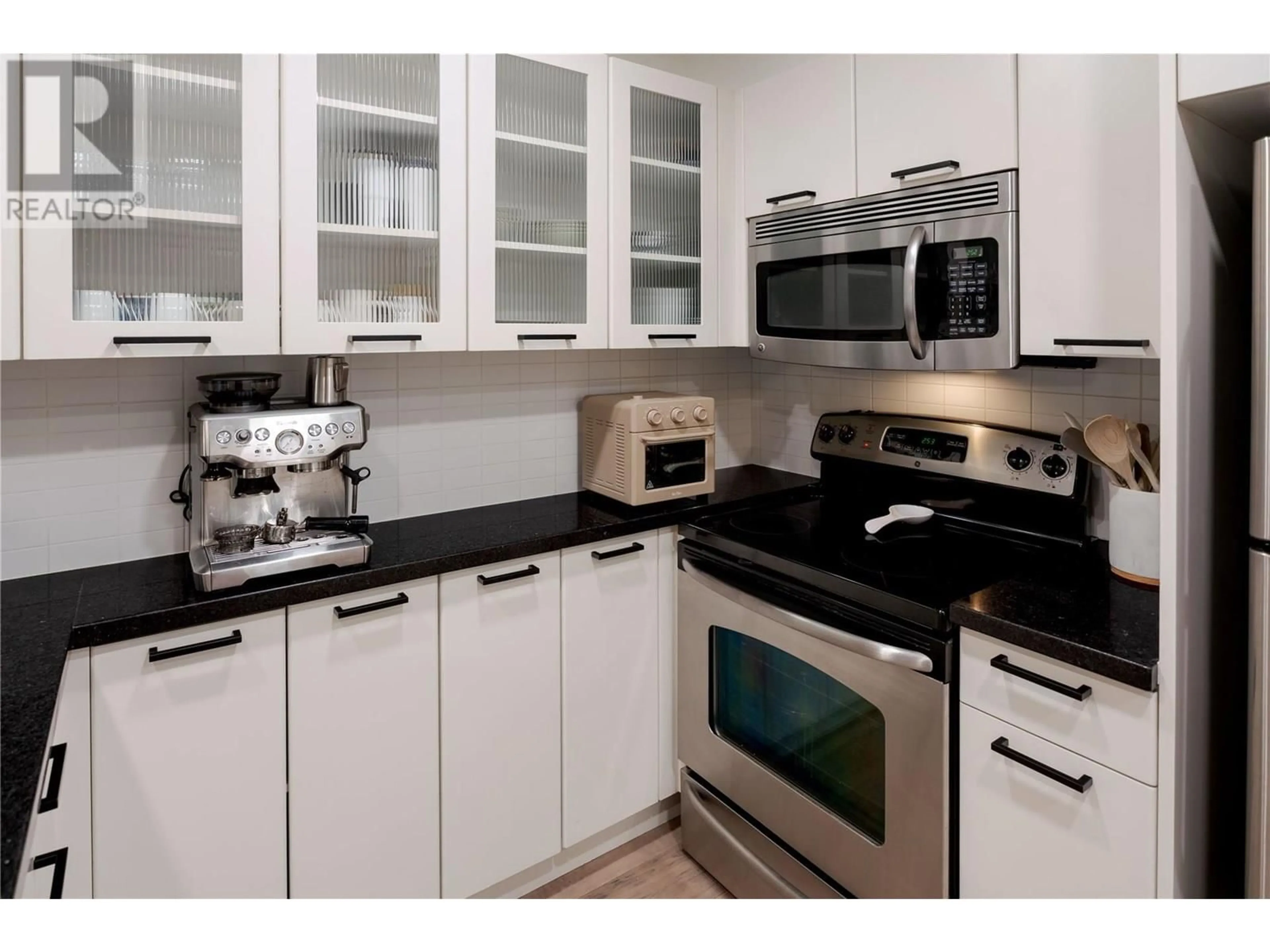 Standard kitchen, unknown for 105 - 539 YATES ROAD, Kelowna British Columbia V1V2T8