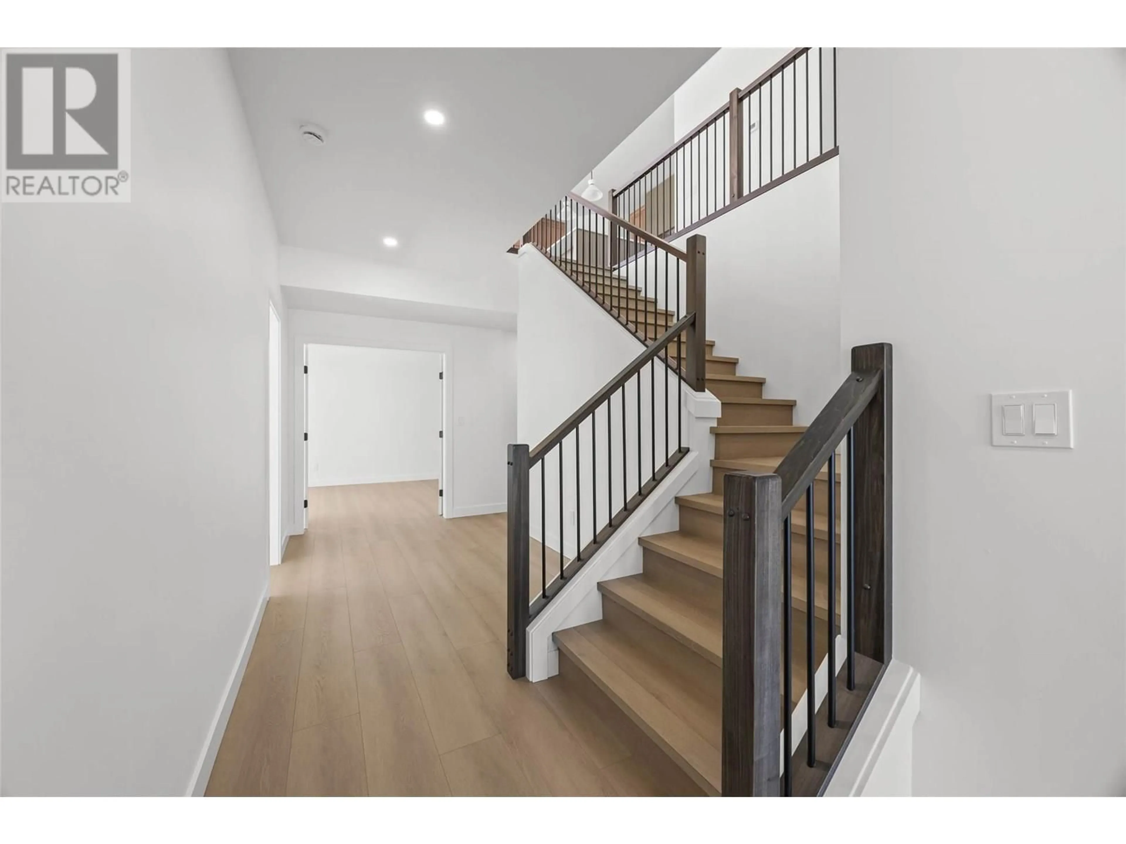 Unknown for 1298 BRECHIN PLACE, Kamloops British Columbia V1S1J9