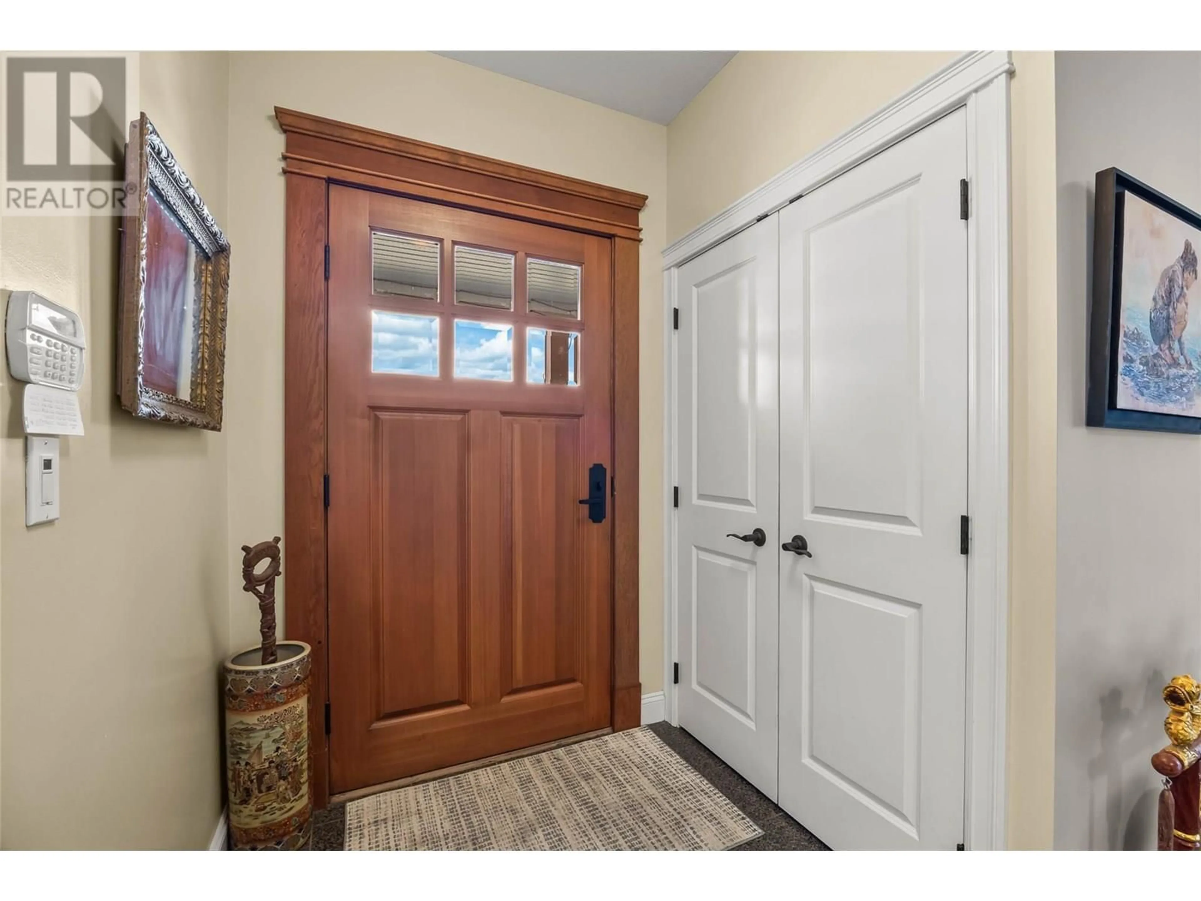 Indoor entryway for 432 AZURE PLACE, Kamloops British Columbia V2E2R2