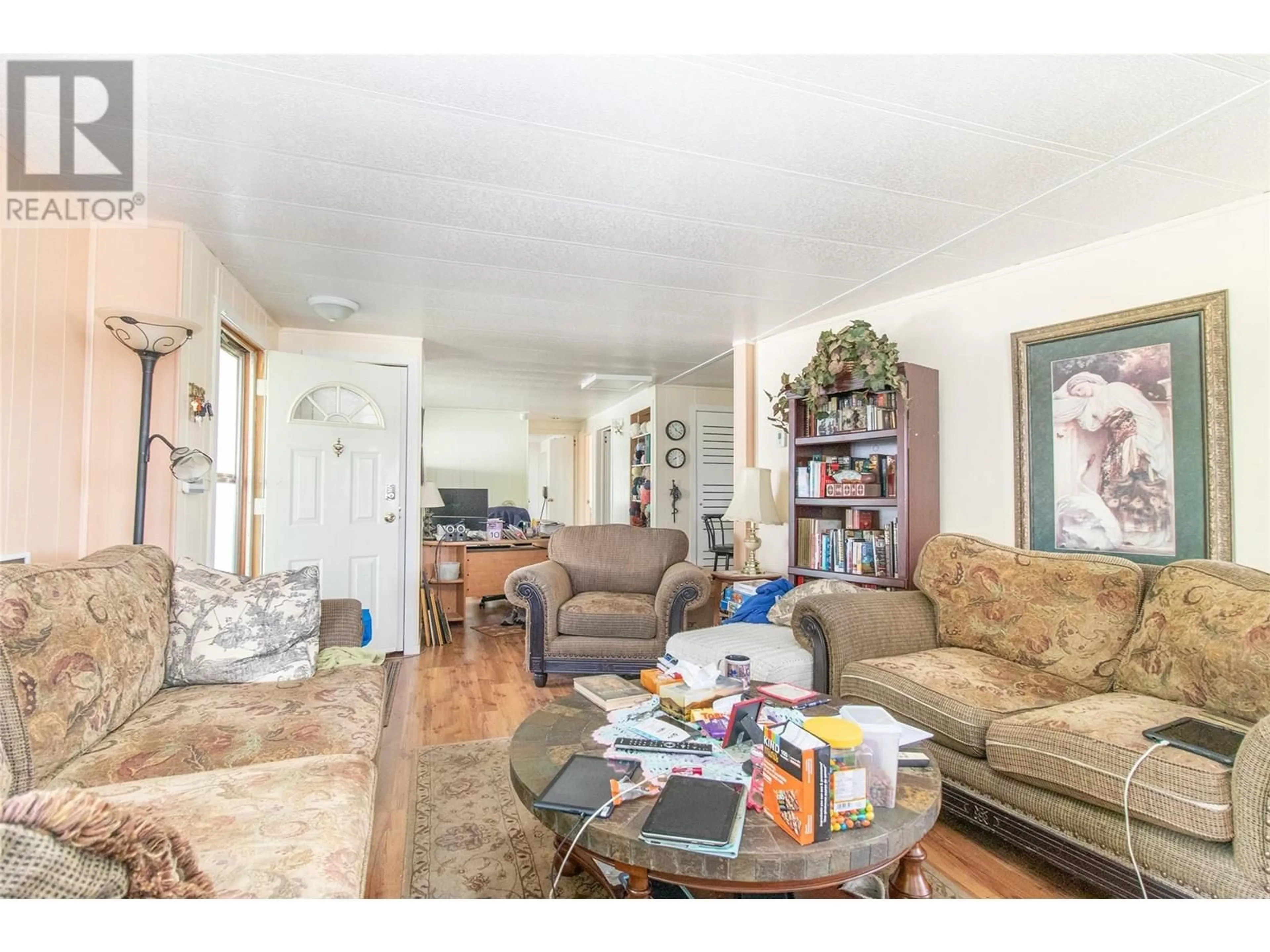 Living room with furniture, unknown for 215 - 3591 OLD VERNON ROAD, Kelowna British Columbia V1X6P4
