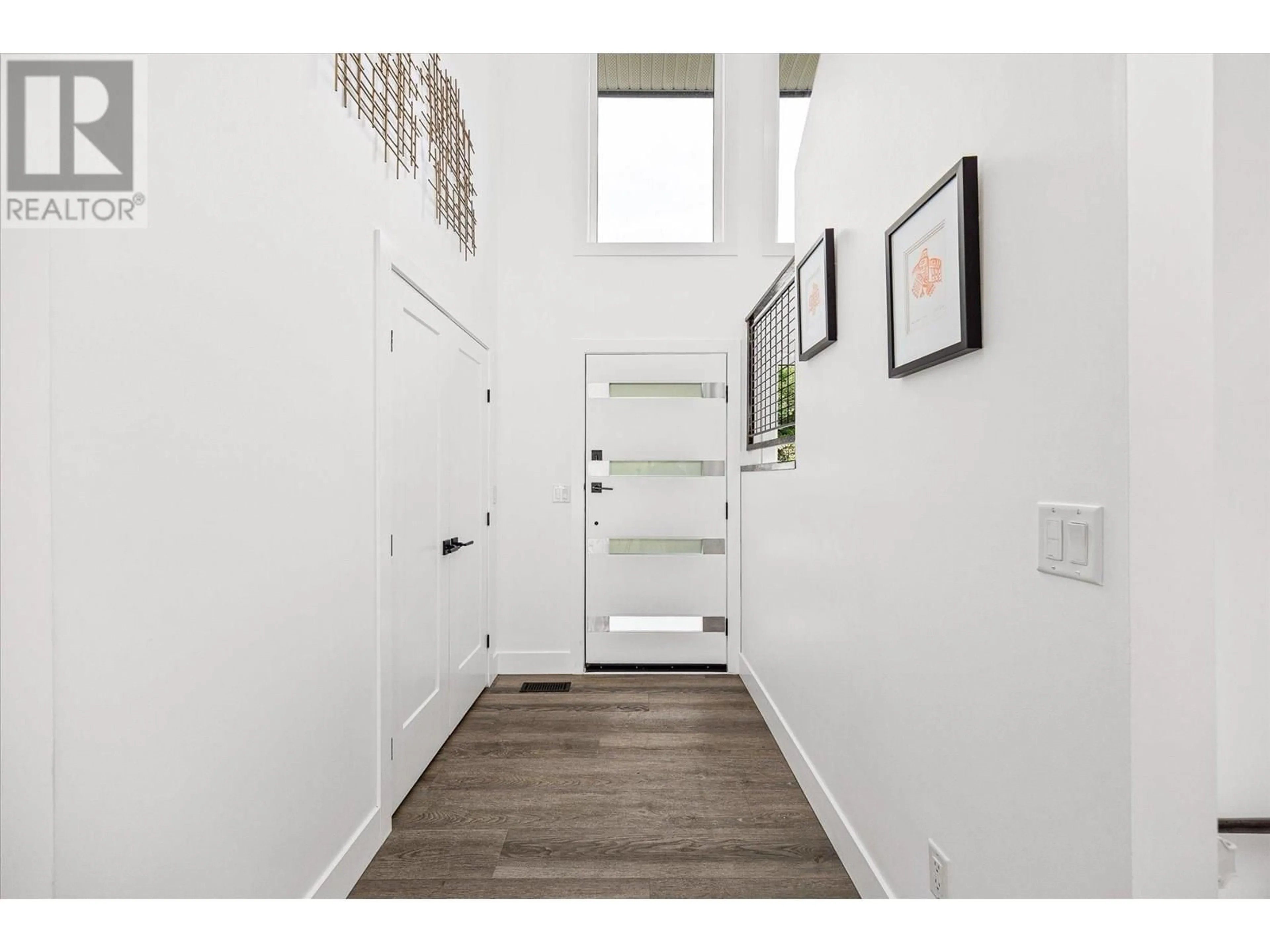 Indoor entryway for 1287 MISSION RIDGE ROAD, Kelowna British Columbia V1W3B2
