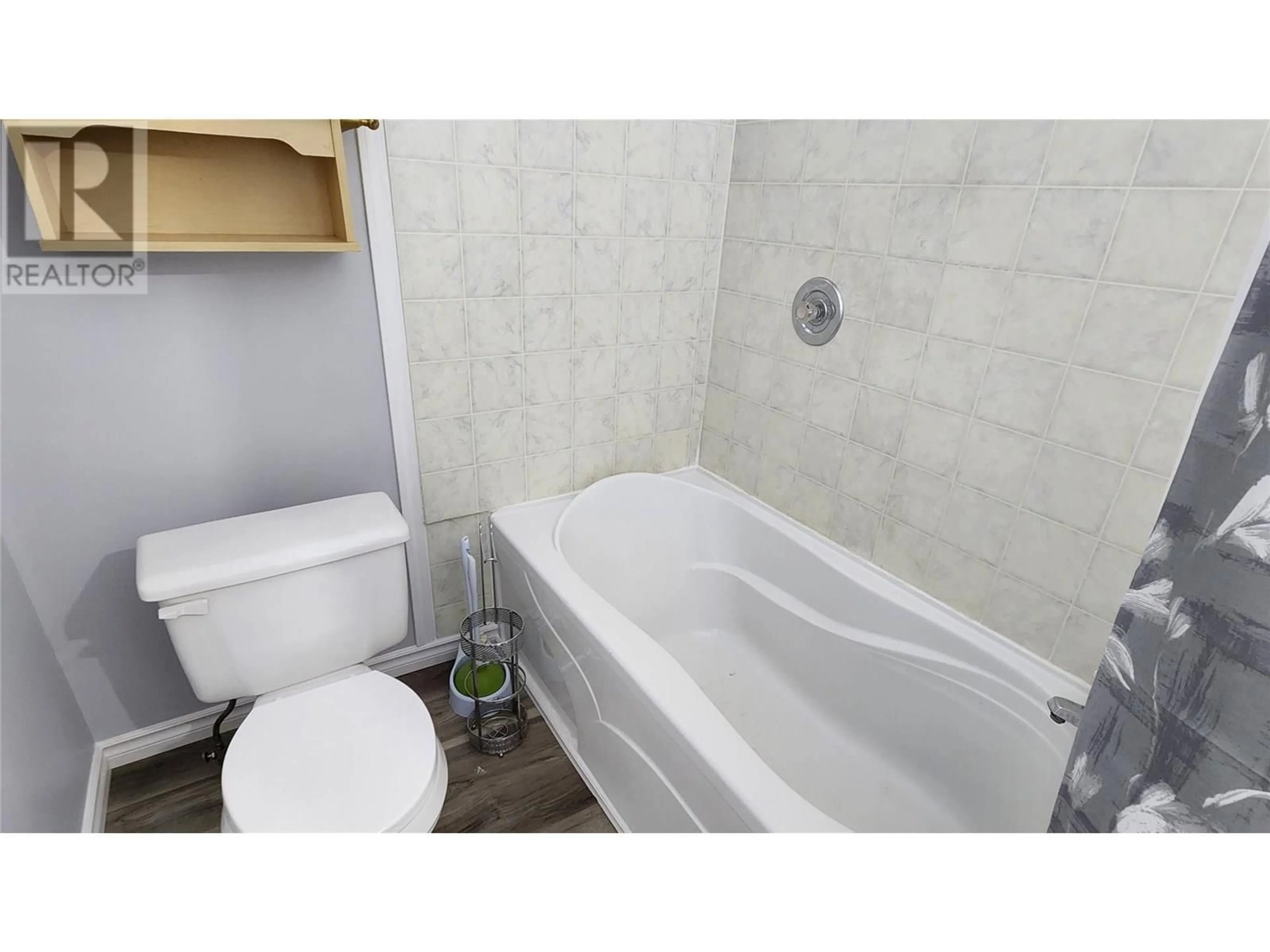 Standard bathroom, unknown for 1413 105 AVENUE, Dawson Creek British Columbia V1G2M3