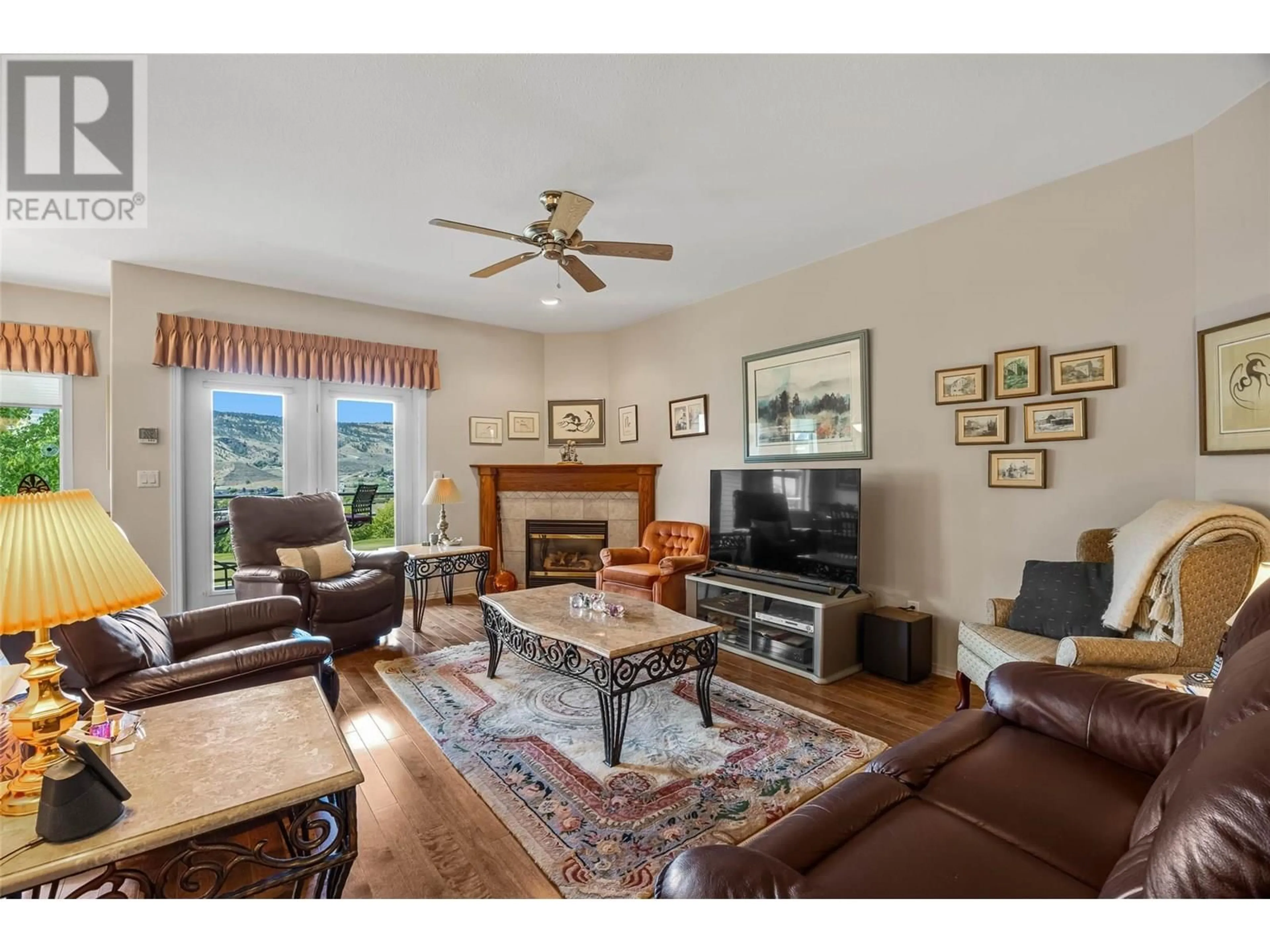 Living room with furniture, unknown for 246 SAGEWOOD DRIVE, Kamloops British Columbia V2H1R1