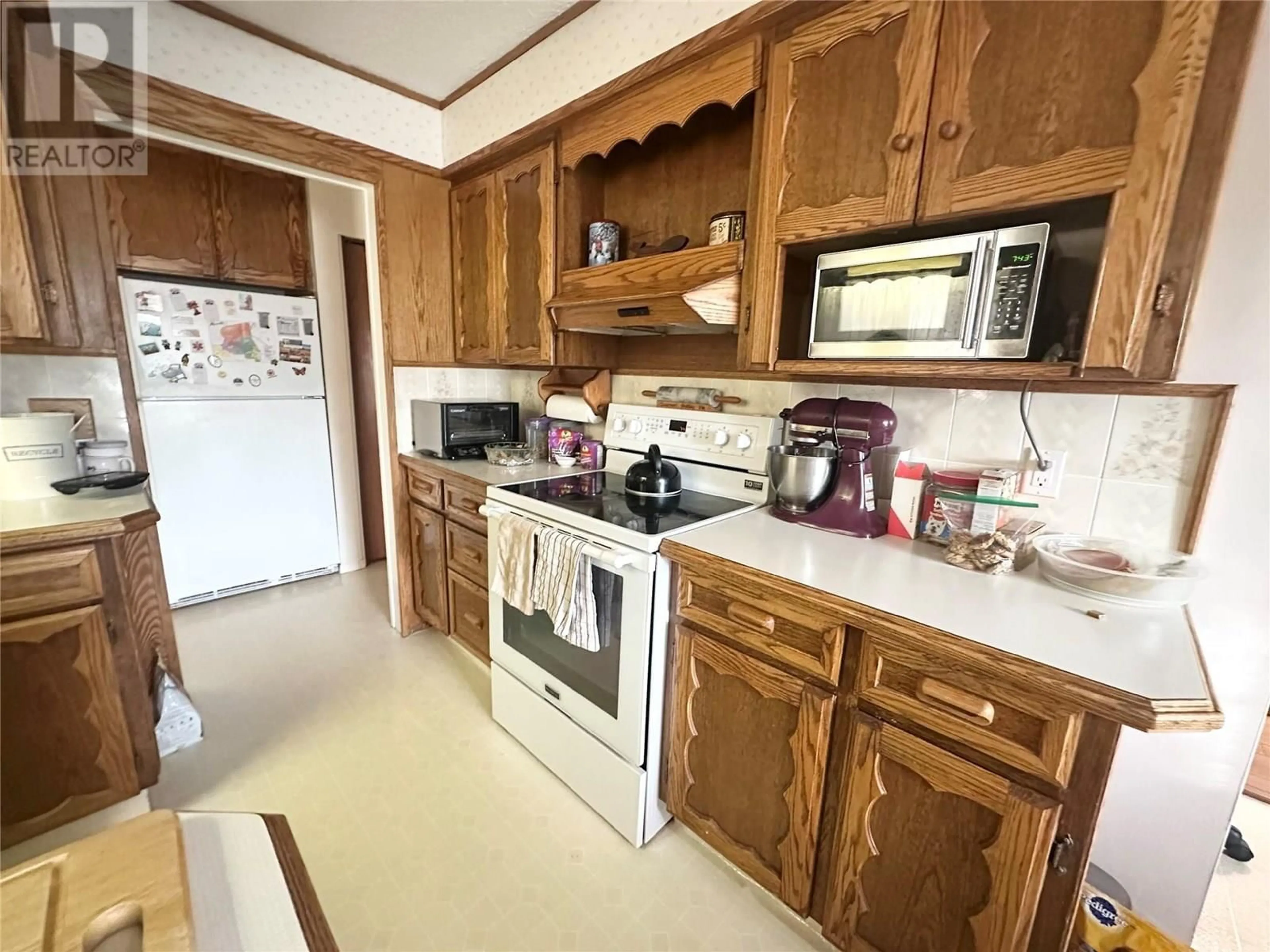 Standard kitchen, unknown for 2787 GRANITE PLACE, Merritt British Columbia V1K1E3