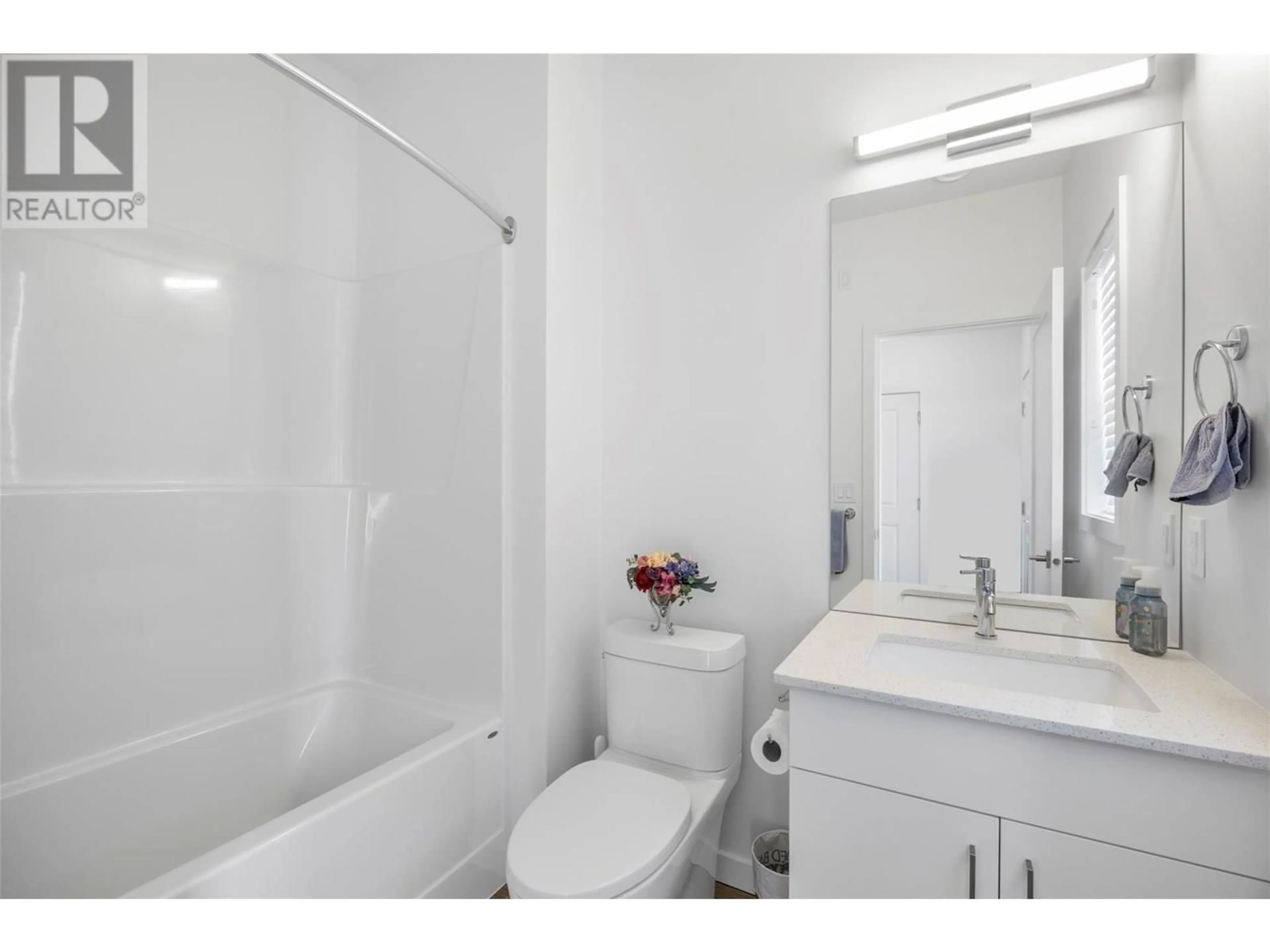 Standard bathroom, unknown for 160 - 2683 ORD ROAD, Kamloops British Columbia V2B0J2