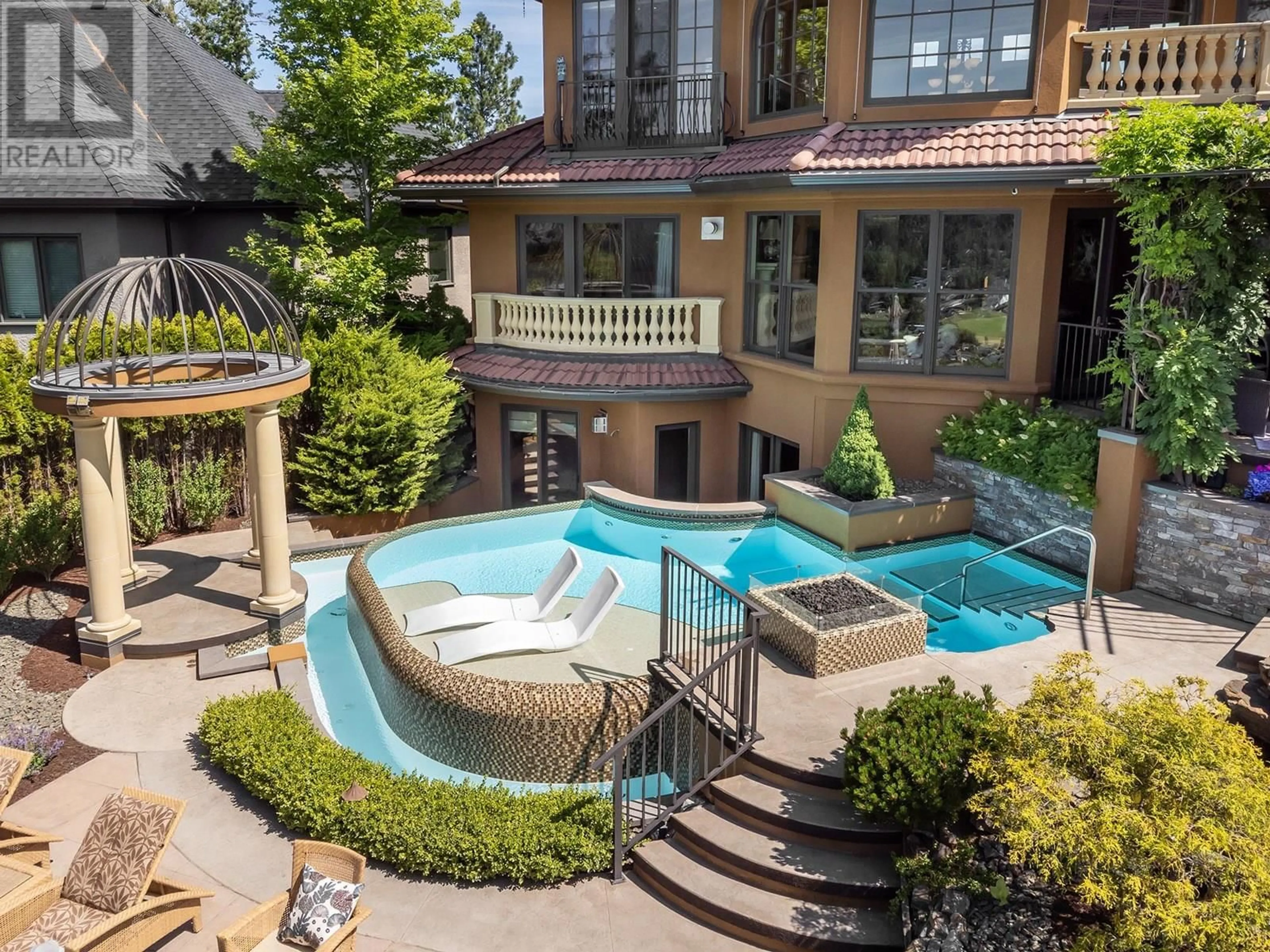 Pool for 983 WESTPOINT DRIVE, Kelowna British Columbia V1W4Z9
